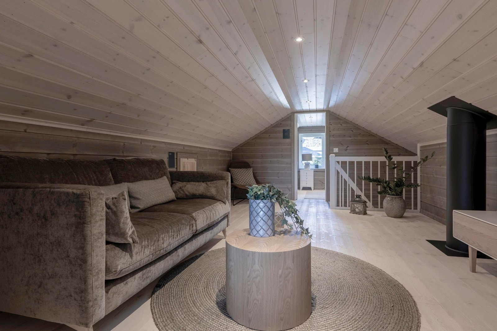 Hemsen har et gulvareal på 36m2 og gir god ekstra plass.
Foto fra en tilsvarende hytte Galleribilde