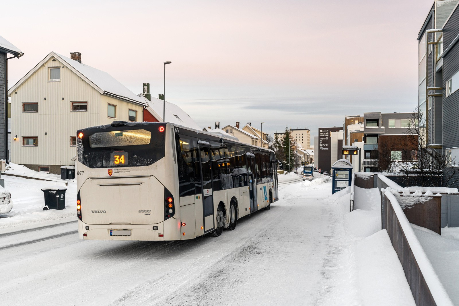 Busstopp med direkte bussforbindelser til bl.a. UiT/UNN og Giæverbukta (Langnes) og Tromsø sentrum.