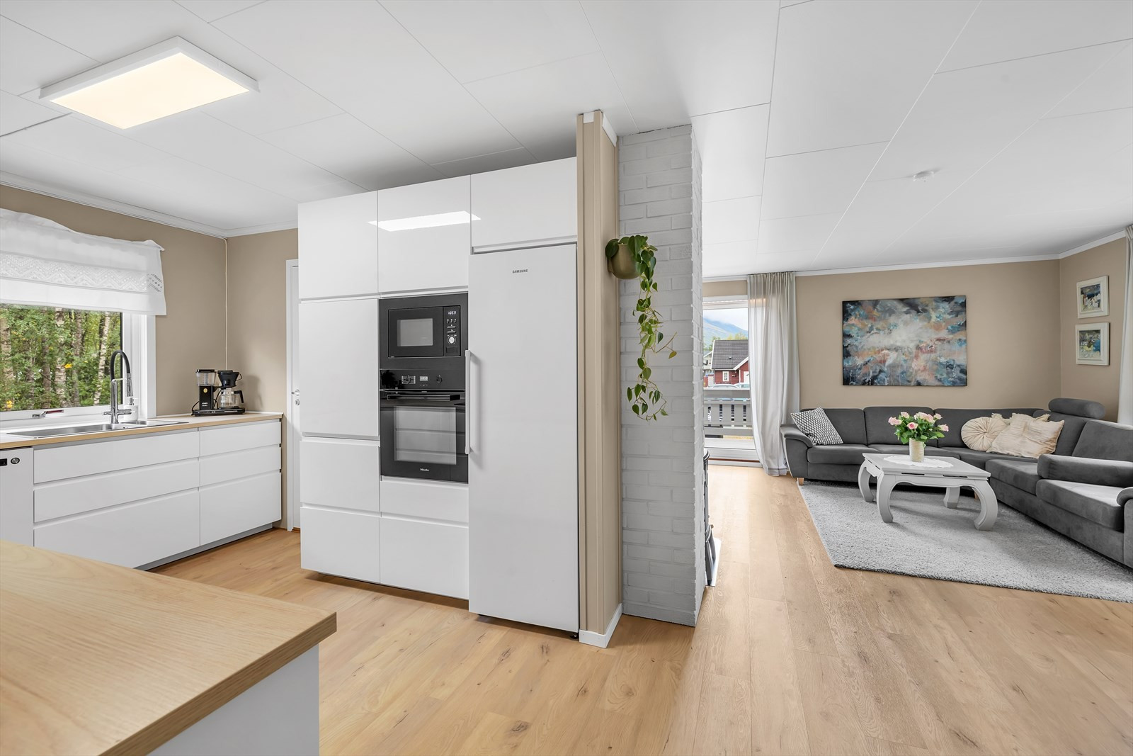 Kjøkken og stue ble pusset opp i 2021