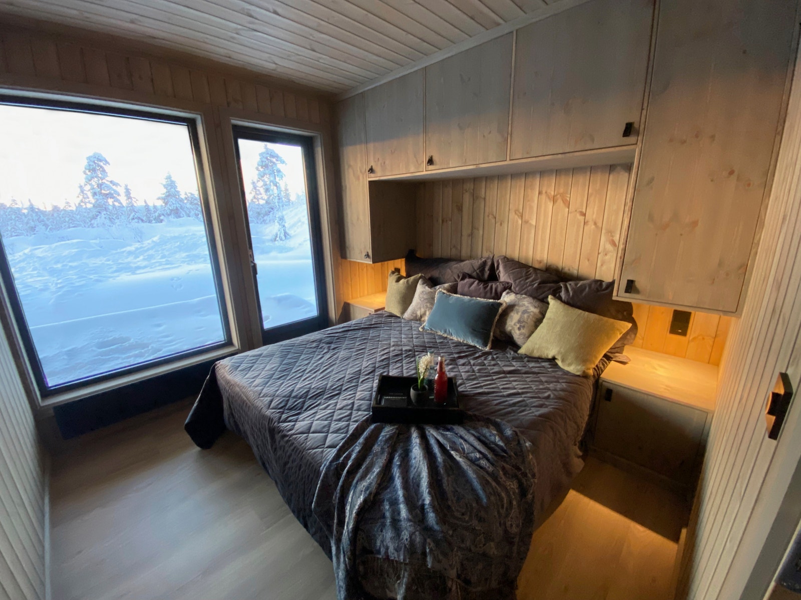 Illustrasjonsbilde: Hovedsoverommet har plass til dobbeltseng og plassbygde skap Galleribilde