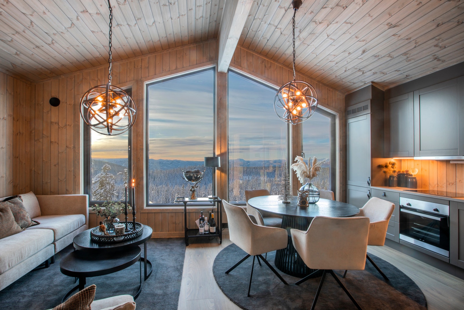 Illustrasjonsbilde: Hytta er planlagt med åpen stue/kjøkkenløsing Galleribilde