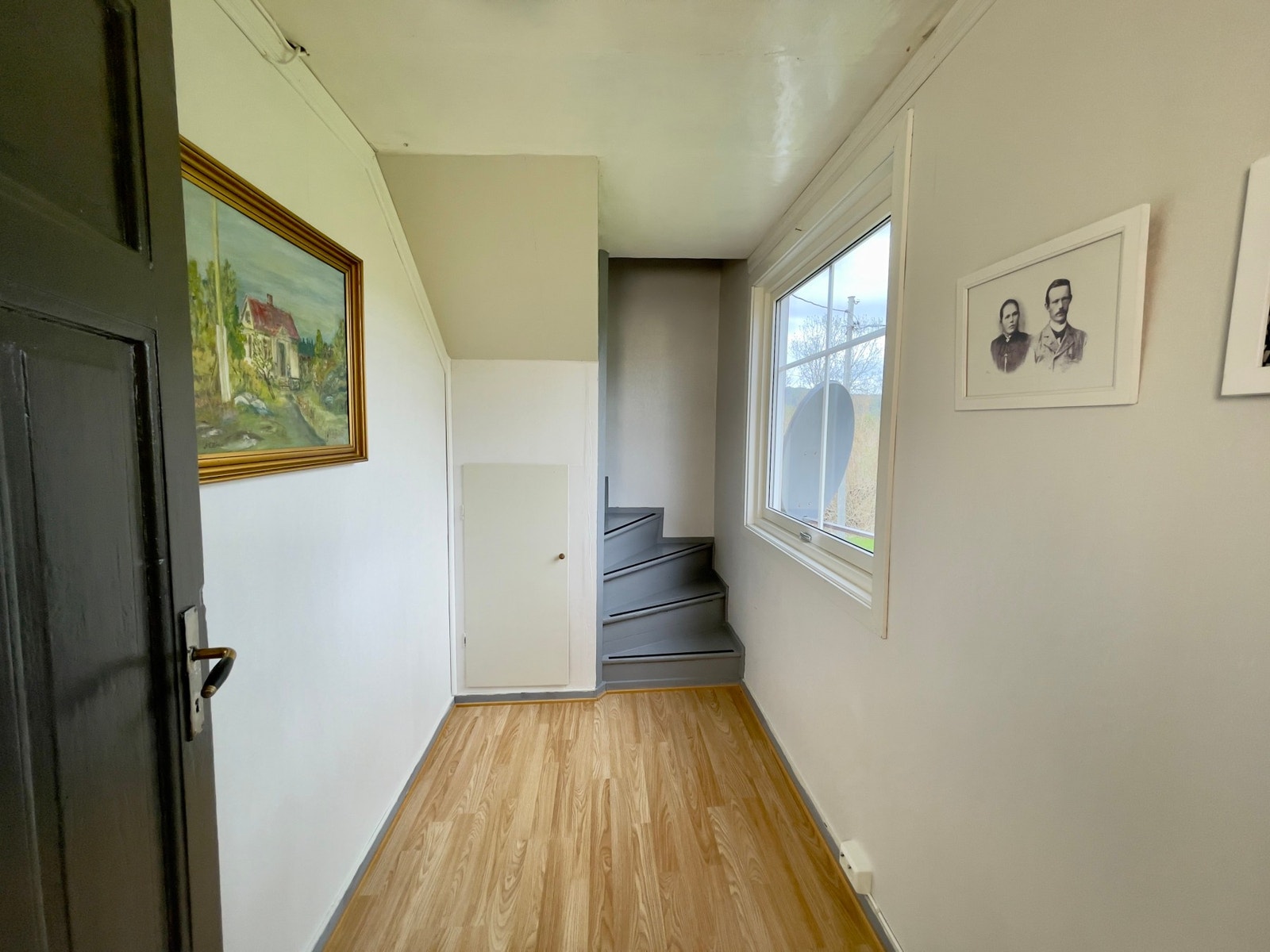 Trappegang til 2. etg Galleribilde