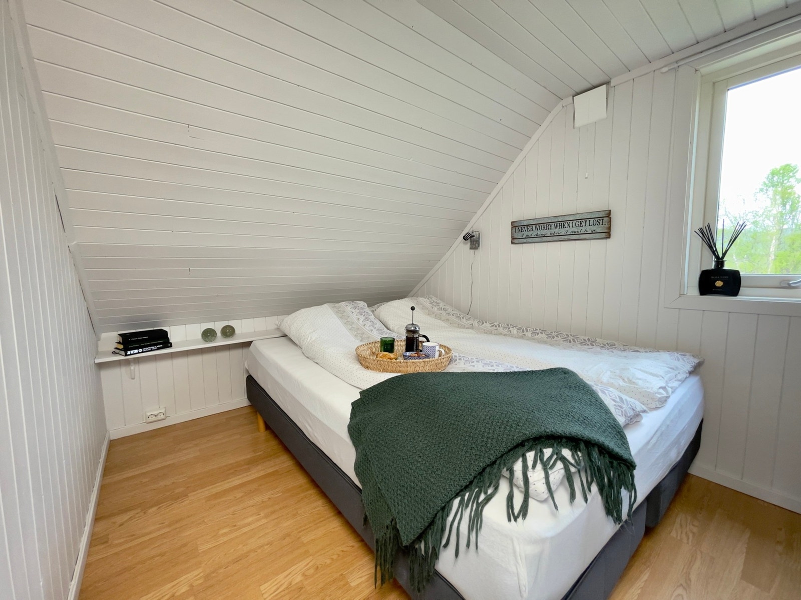 Soverom med god plass som har flere innredningsmuligheter Galleribilde