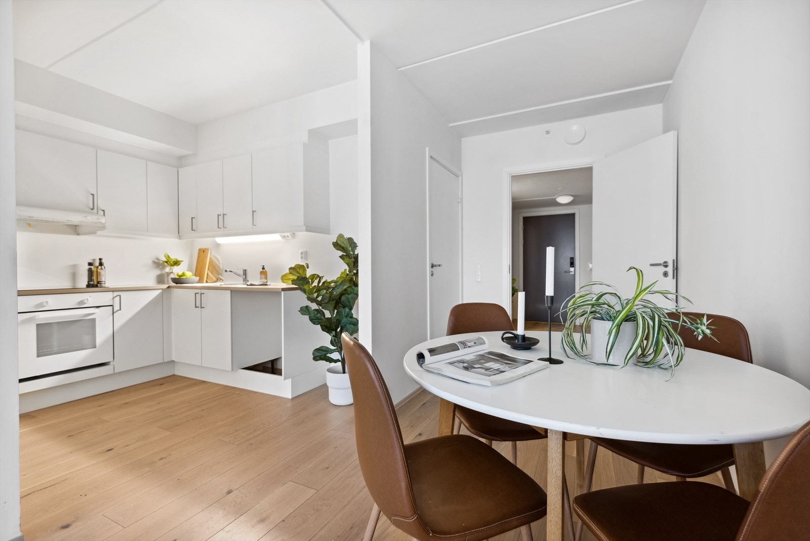 Her har en også plass for spisemøblement Galleribilde