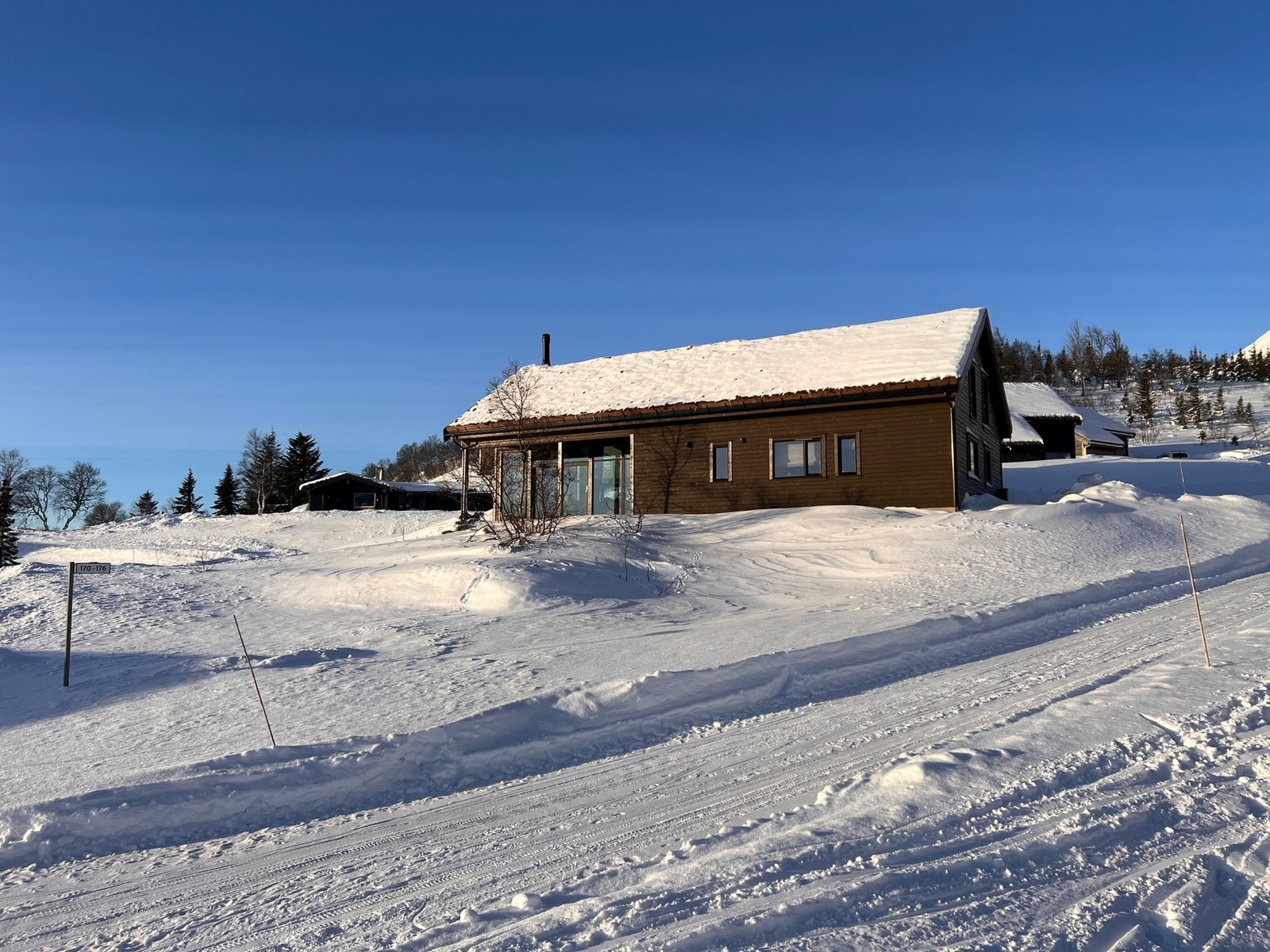 Hytta på bilde er av hyttetypen Jagoskvæv som skal bygges på tomt 43 Galleribilde