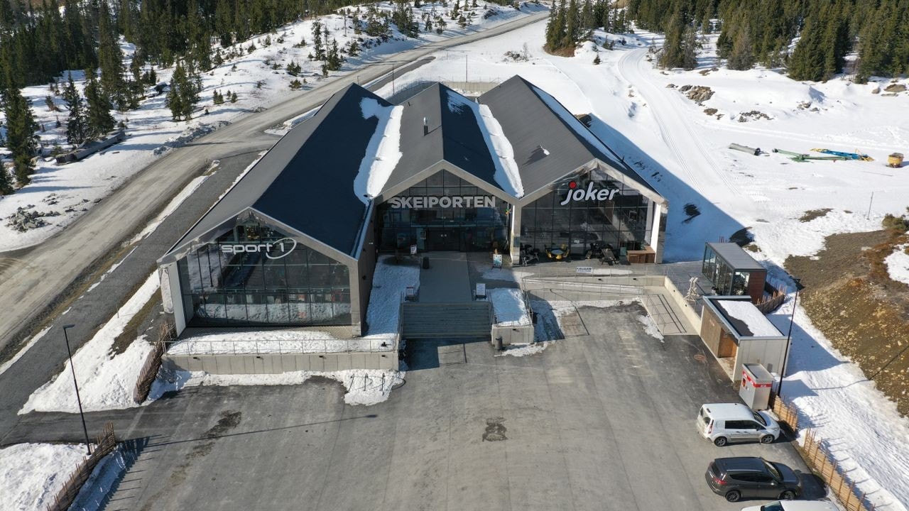 Skeiporten - butikken i kort gangavstand fra Slåseterlia Galleribilde