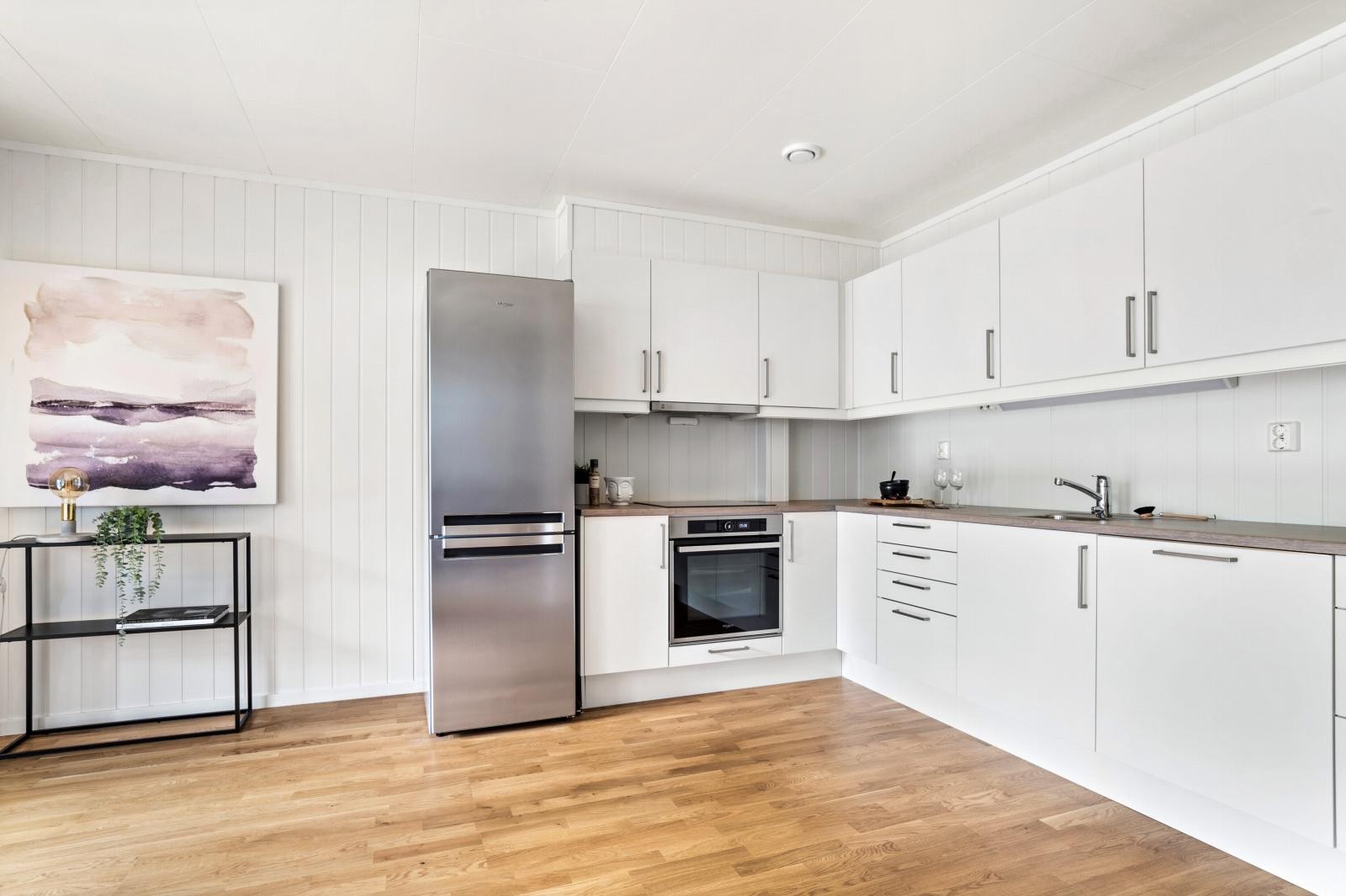 -Moderne kjøkken fra Norema med integrerte hvitevarer - Galleribilde