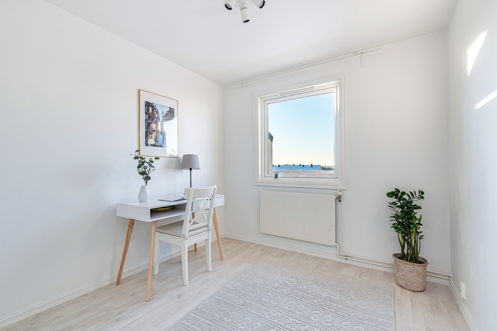 Soverom 3 er i dag innredet og benyttet som et hjemmekontor/gjesterom. Galleribilde