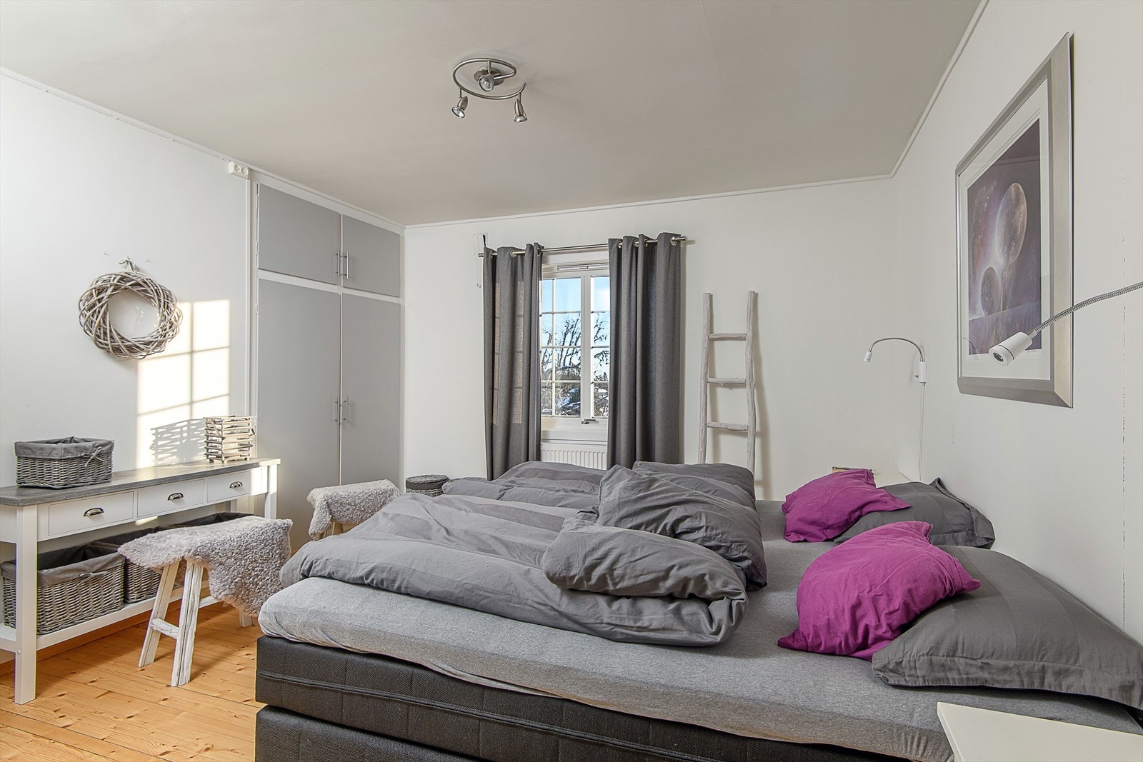 Boligen har til sammen 3 gode soverom. Galleribilde