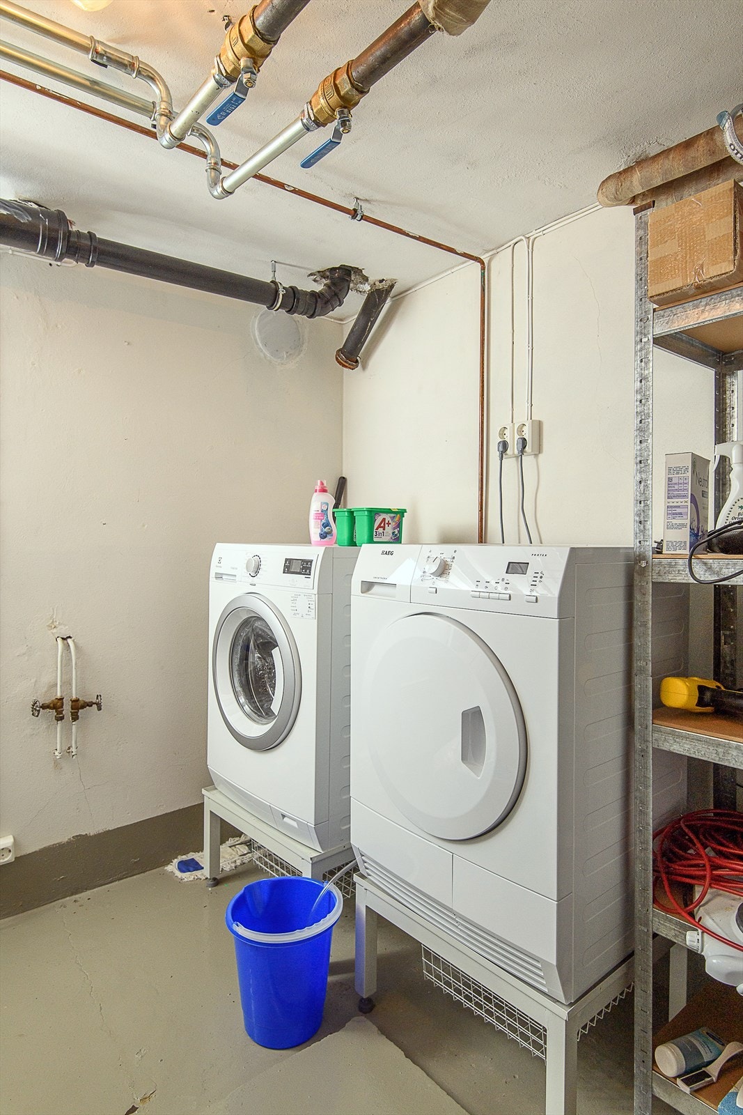 Teknisk rom/vaskerom kjeller. Galleribilde