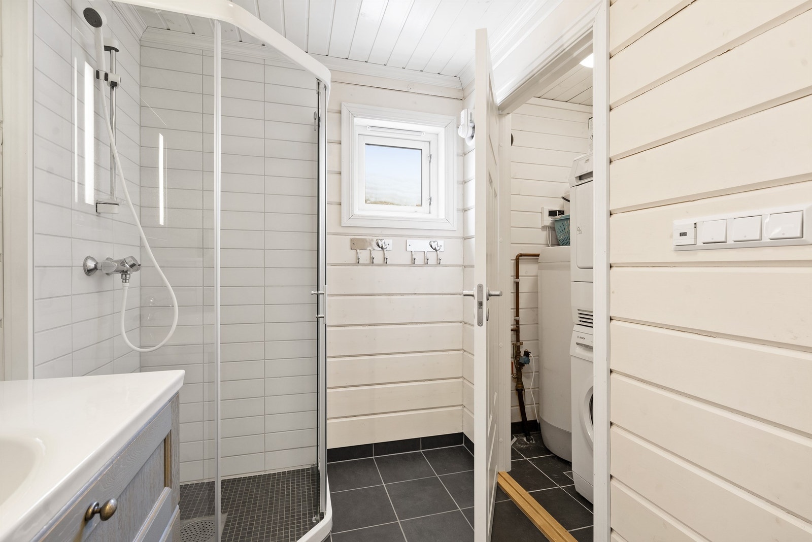 - med vaskerom. Galleribilde