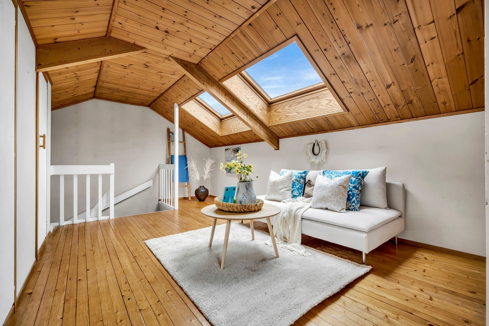 Loftsetasje benyttet som oppholdsrom Galleribilde