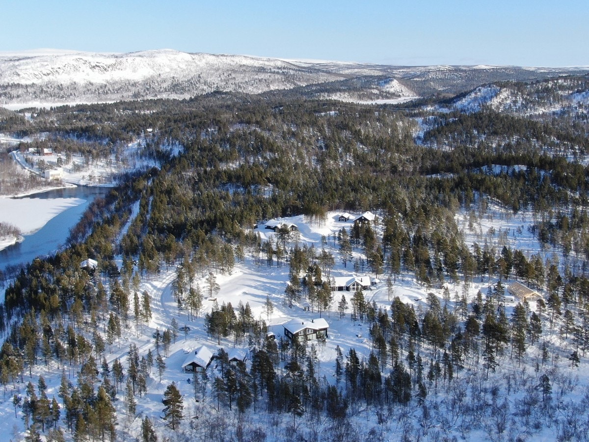 Luostejok hyttegrend sett fra vest mot øst. Galleribilde