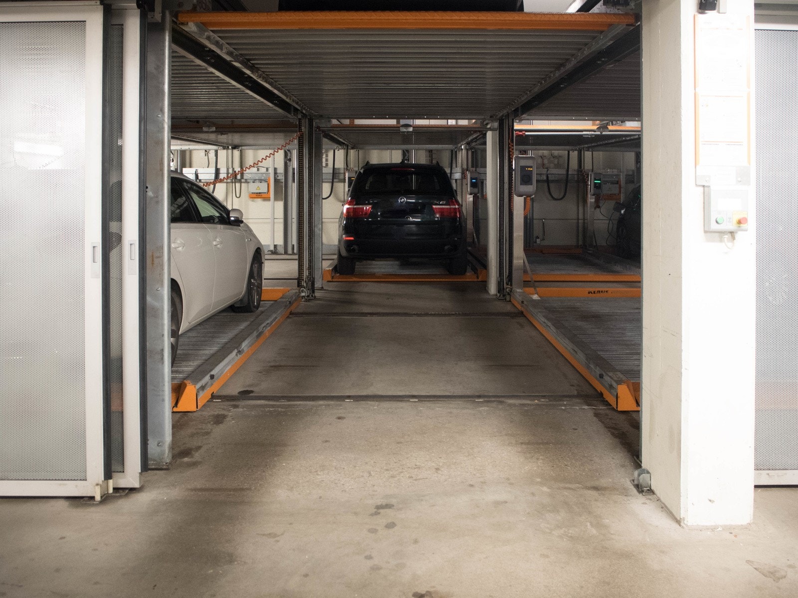 Det er EL-lader på plassen. Galleribilde