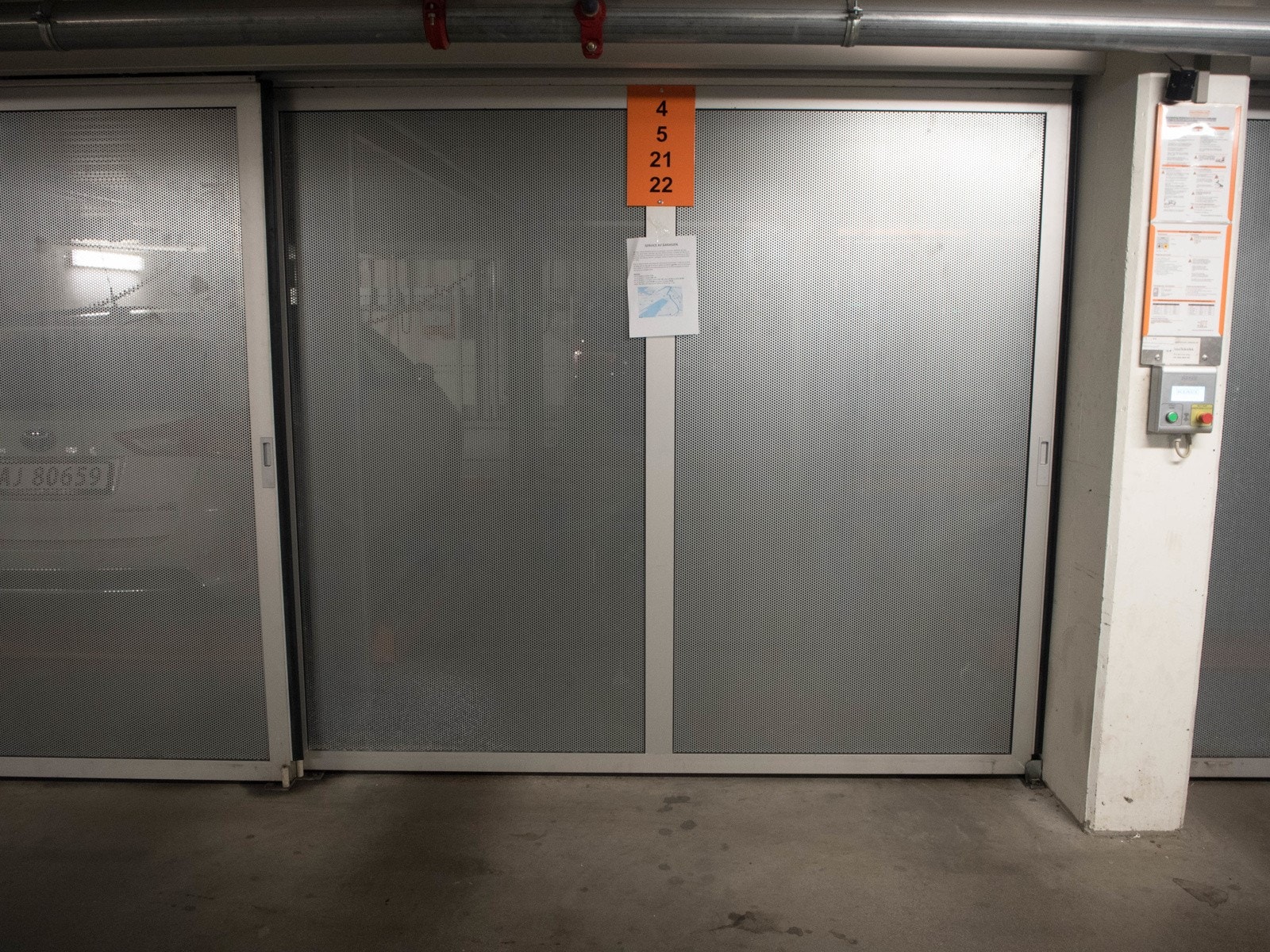 Det er lukket port ved plassen. Galleribilde