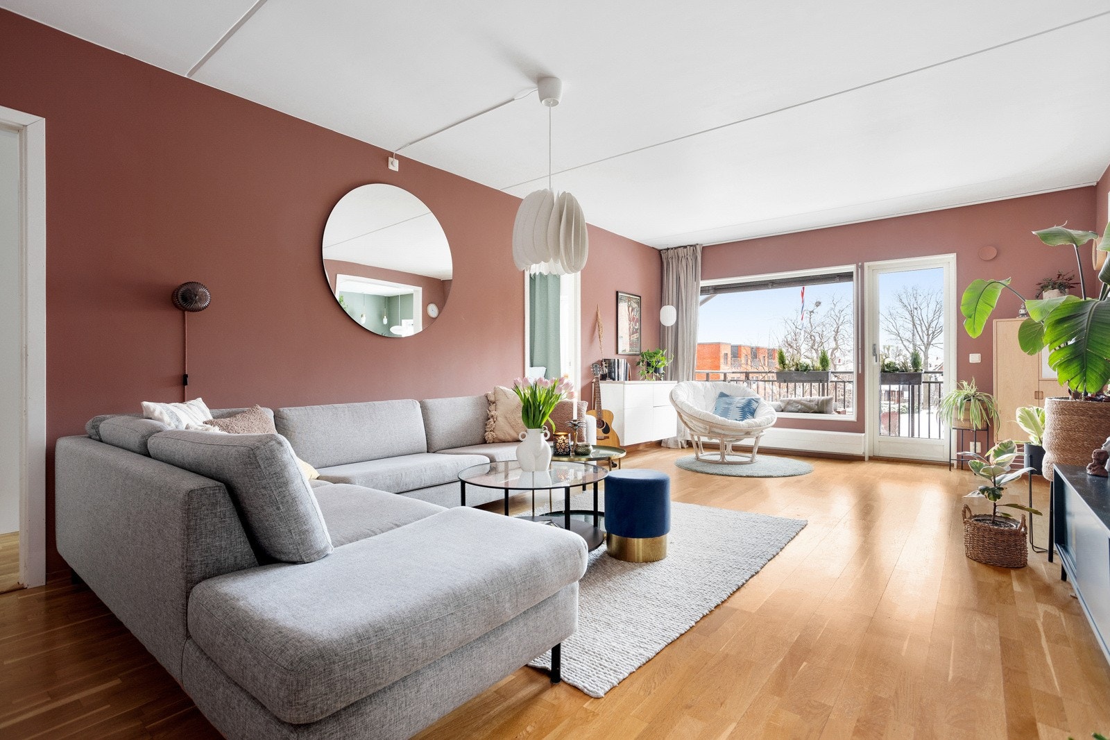 PrivatMegleren Aksept v/ Guri Leinæs har gleden av å presentere Bertrand Narvesens vei 51! Galleribilde