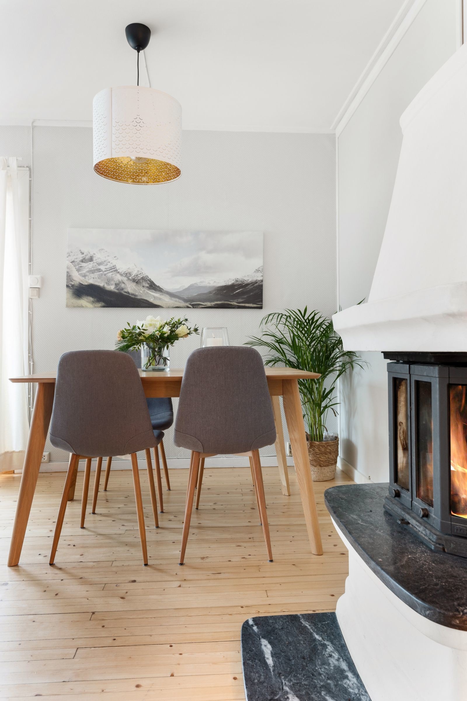 På vinterstid er den fine peisovnen kjekk å ha! Galleribilde