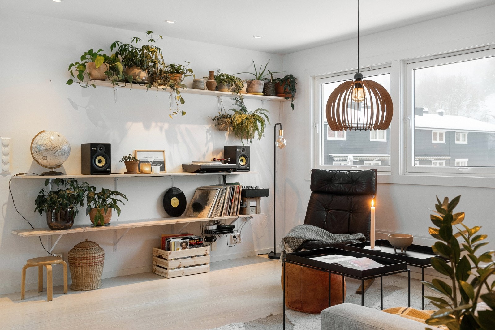 Stuen har flere soner Galleribilde