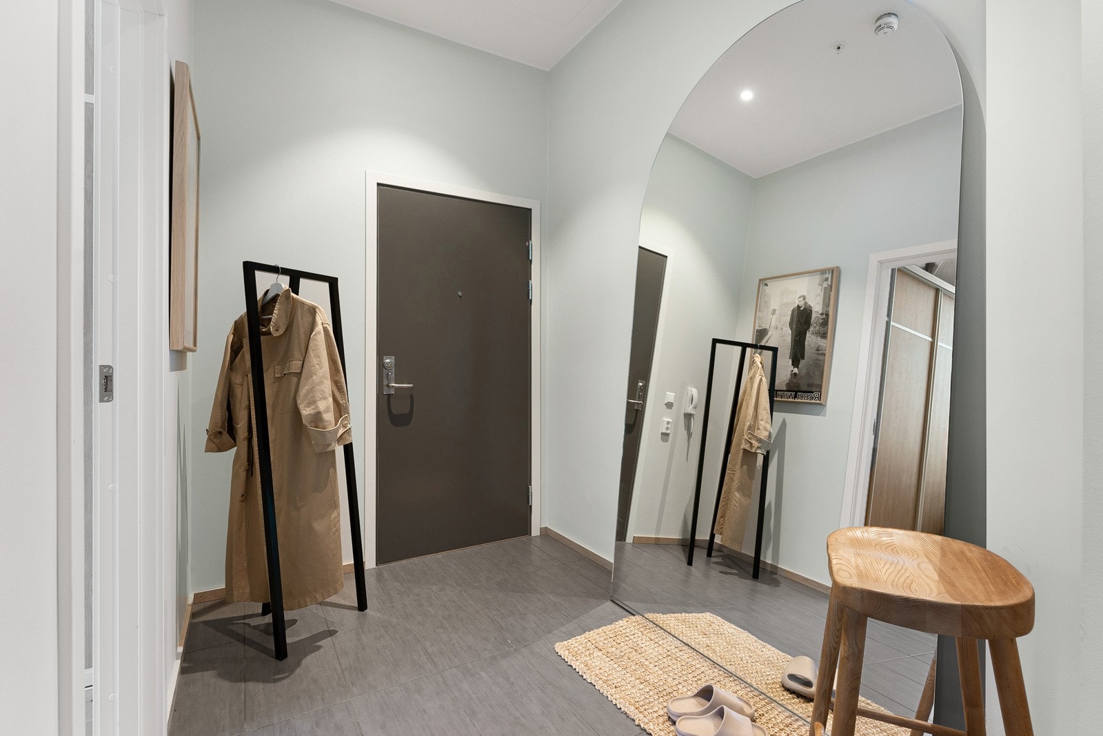 Stor gang med muligheter for etablering av ekstra lagringsplass Galleribilde