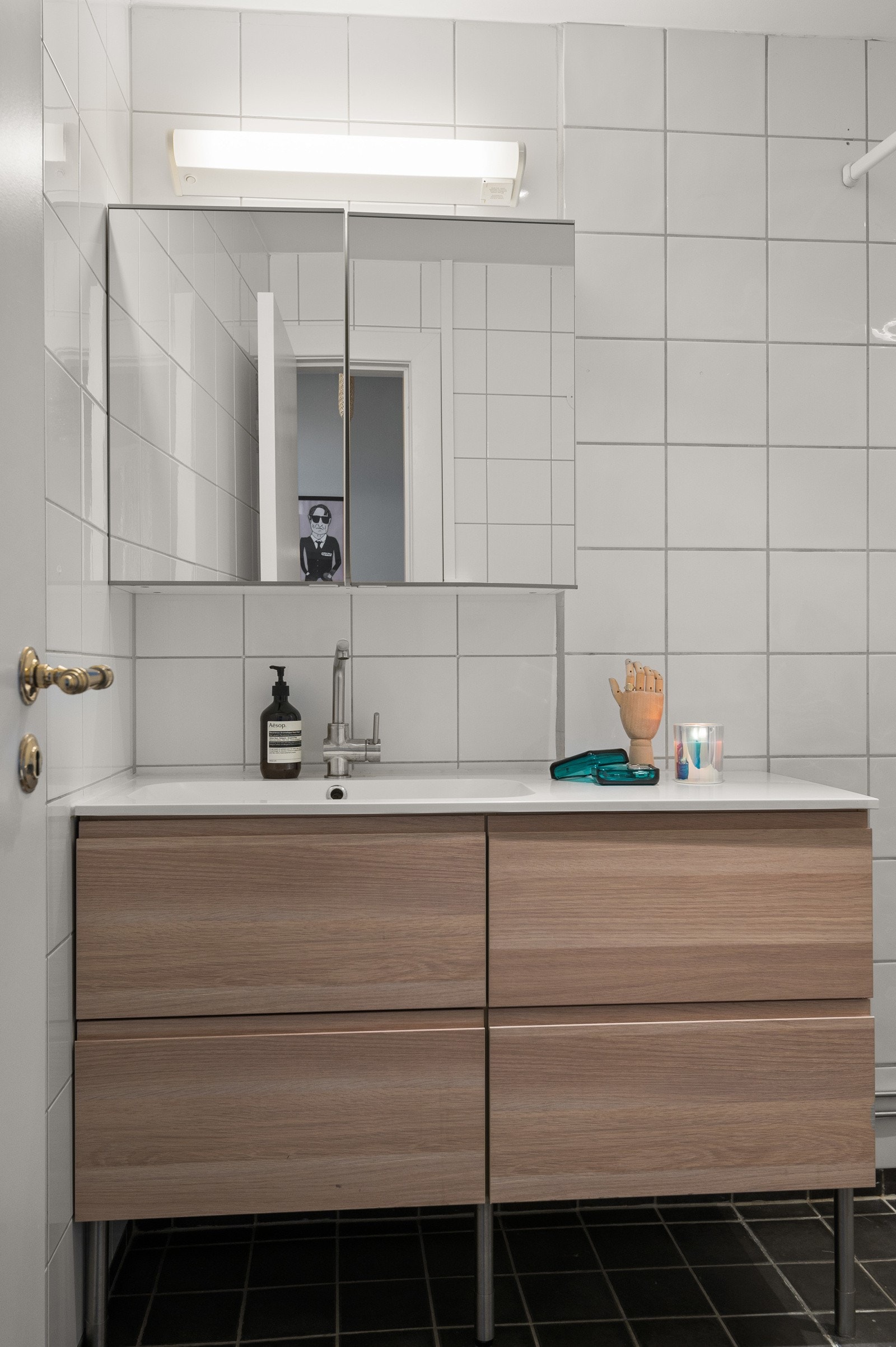 Badet har opplegg for både vaskemaskin og tørketrommel. Galleribilde