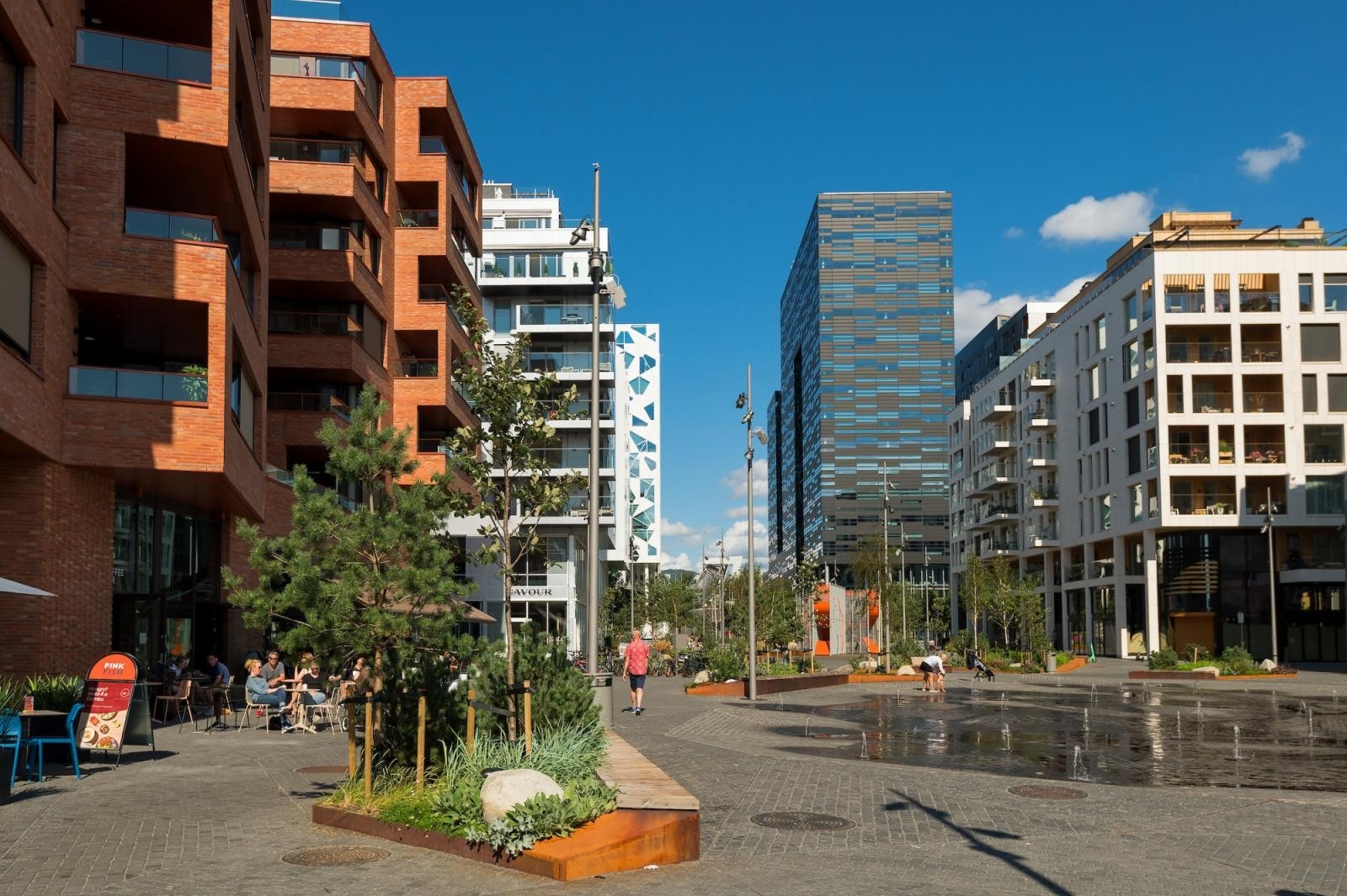 Bjørvika ligger kun minutter unna leiligheten. Vi ønsker deg velkommen til en hyggelig visning! Galleribilde