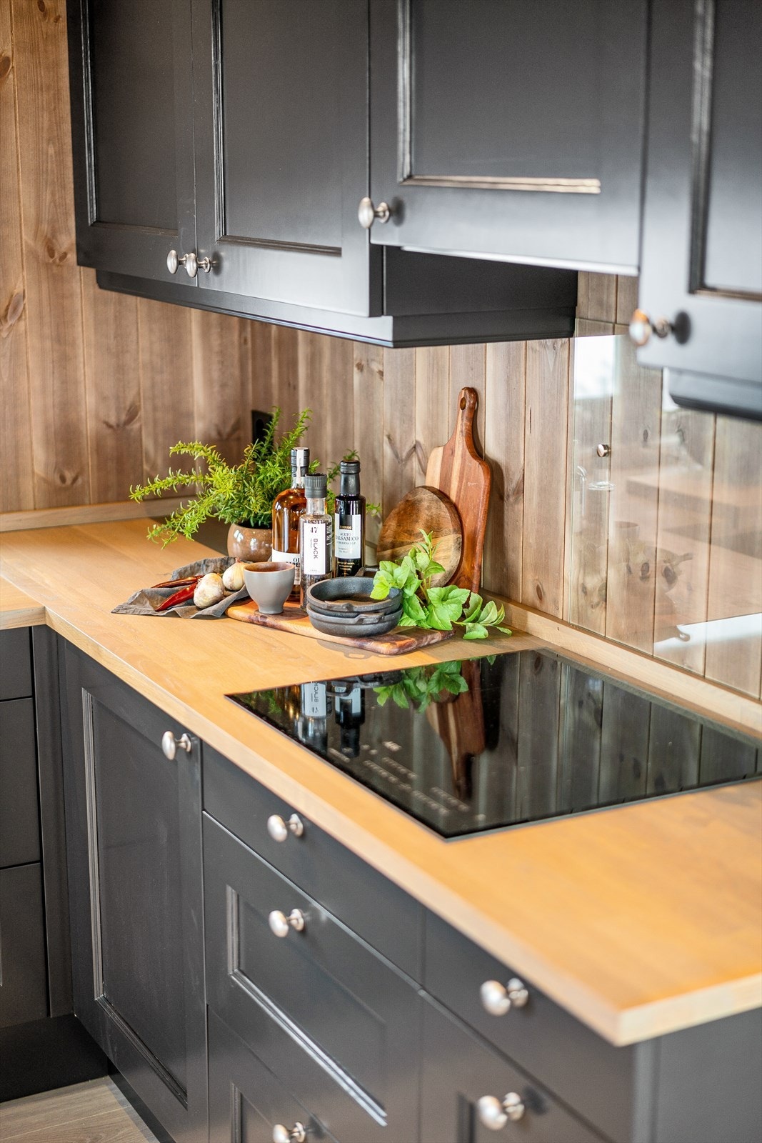 Kjøkken med integrerte hvitevarer Galleribilde