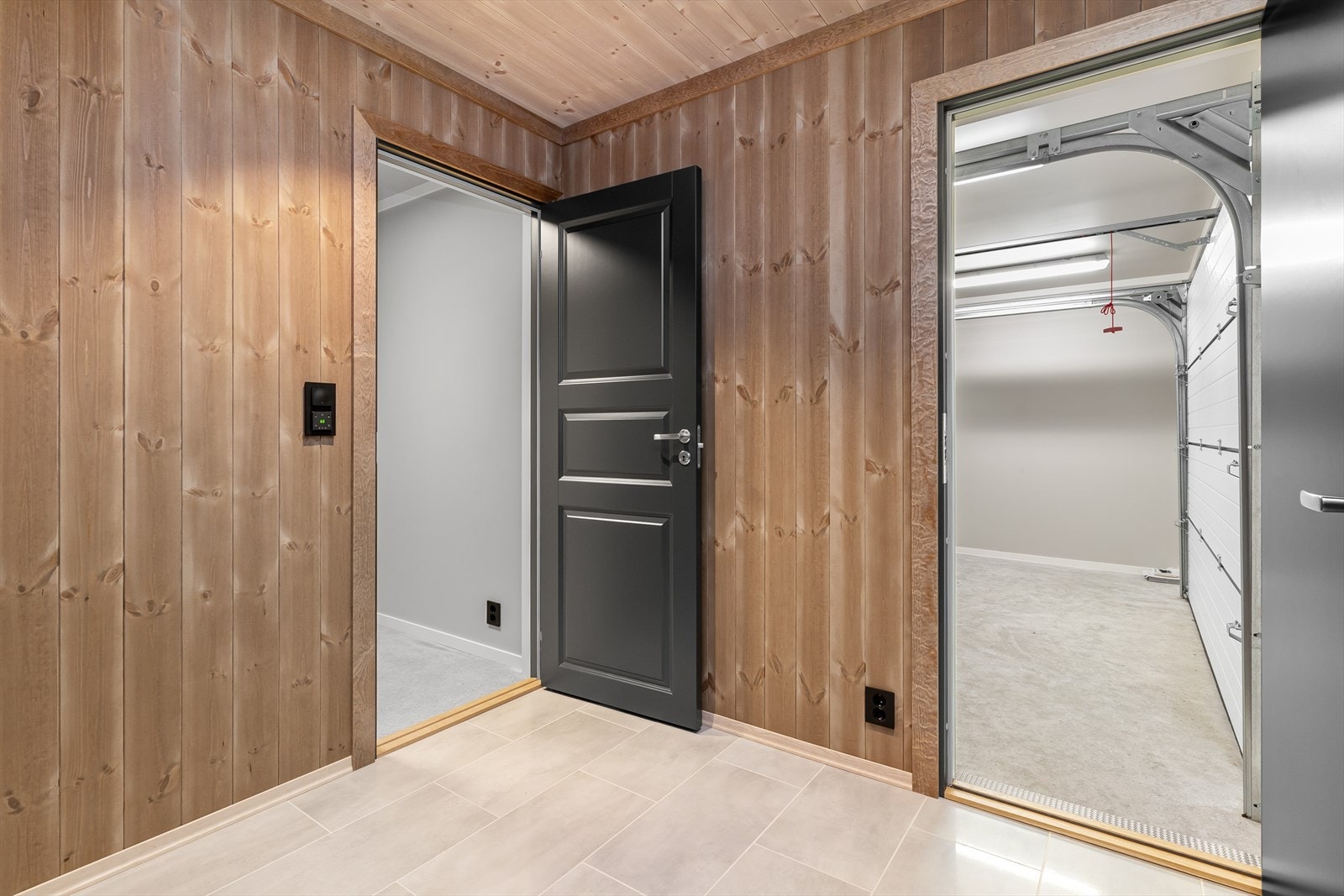 Sluse/ rom inn til garasjen Galleribilde