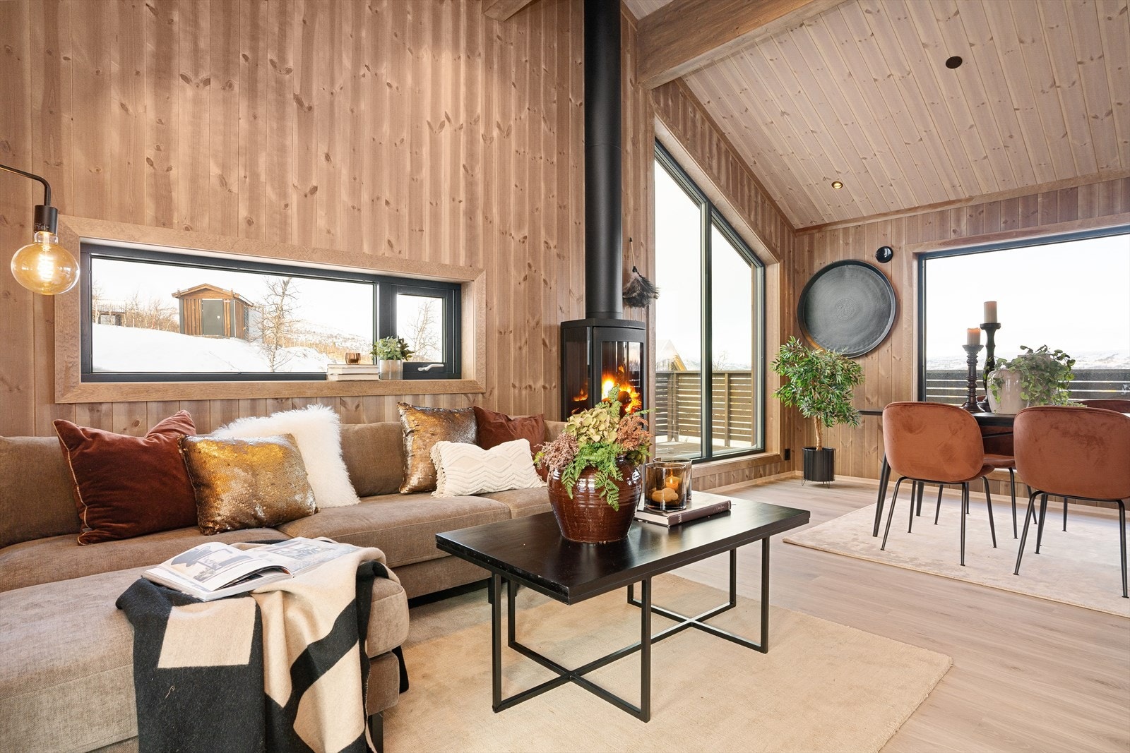 Eiendomsmegler Lars Martin Nilsrud ønsker velkommen til Viddenvegen 442! Galleribilde