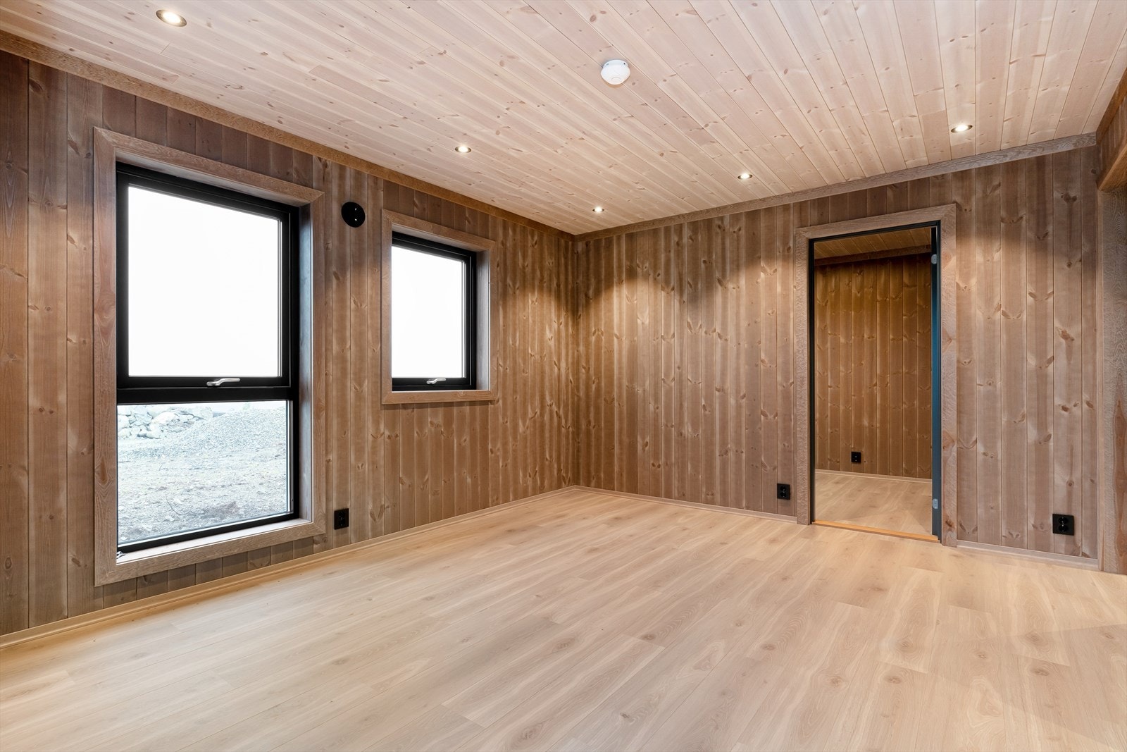 Hytta har en egen avdeling i underetasjen som kan benyttes som gjesteleilighet eller til utleie Galleribilde