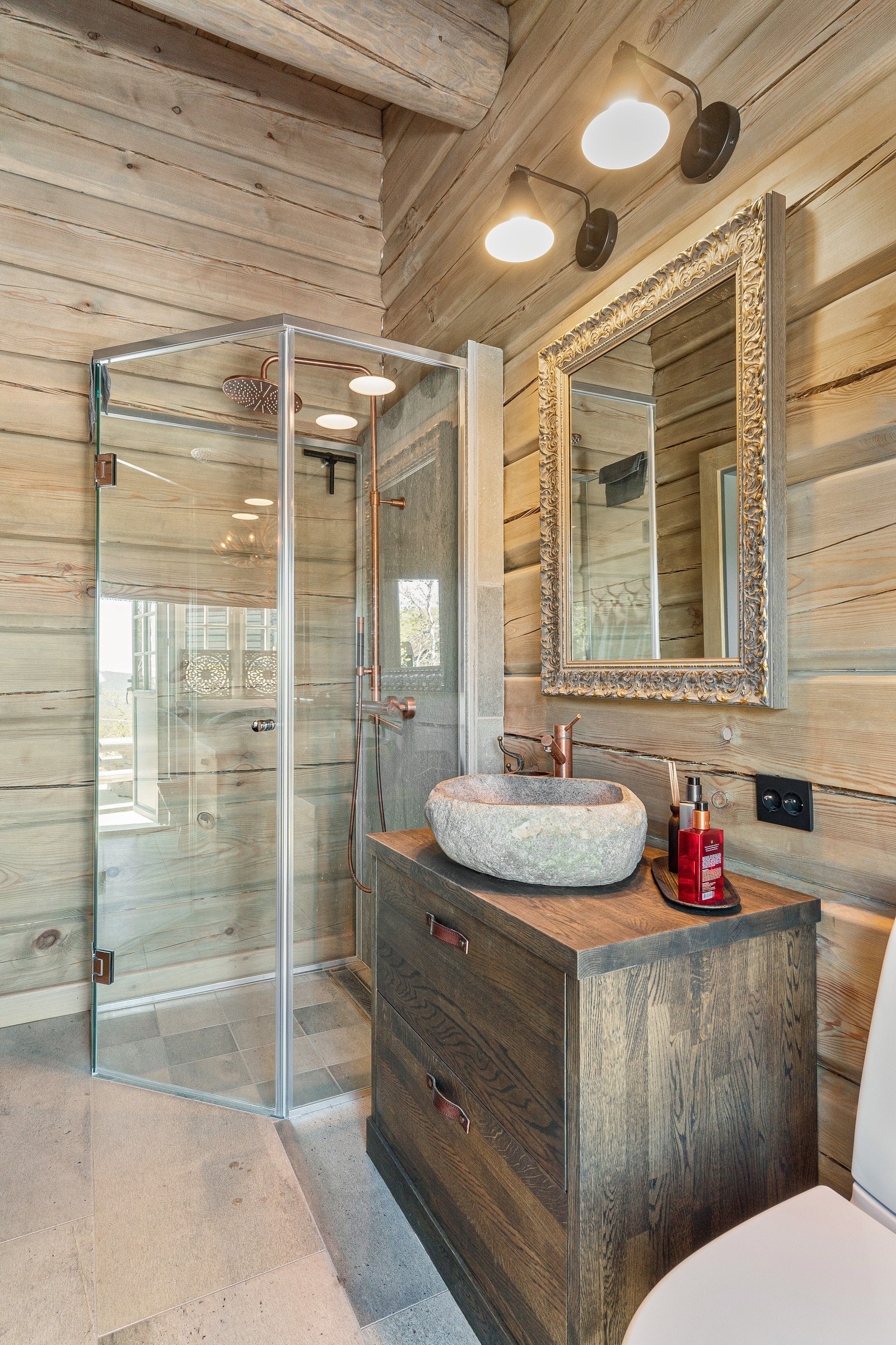 Bilde fra tilsvarende hytte. Galleribilde