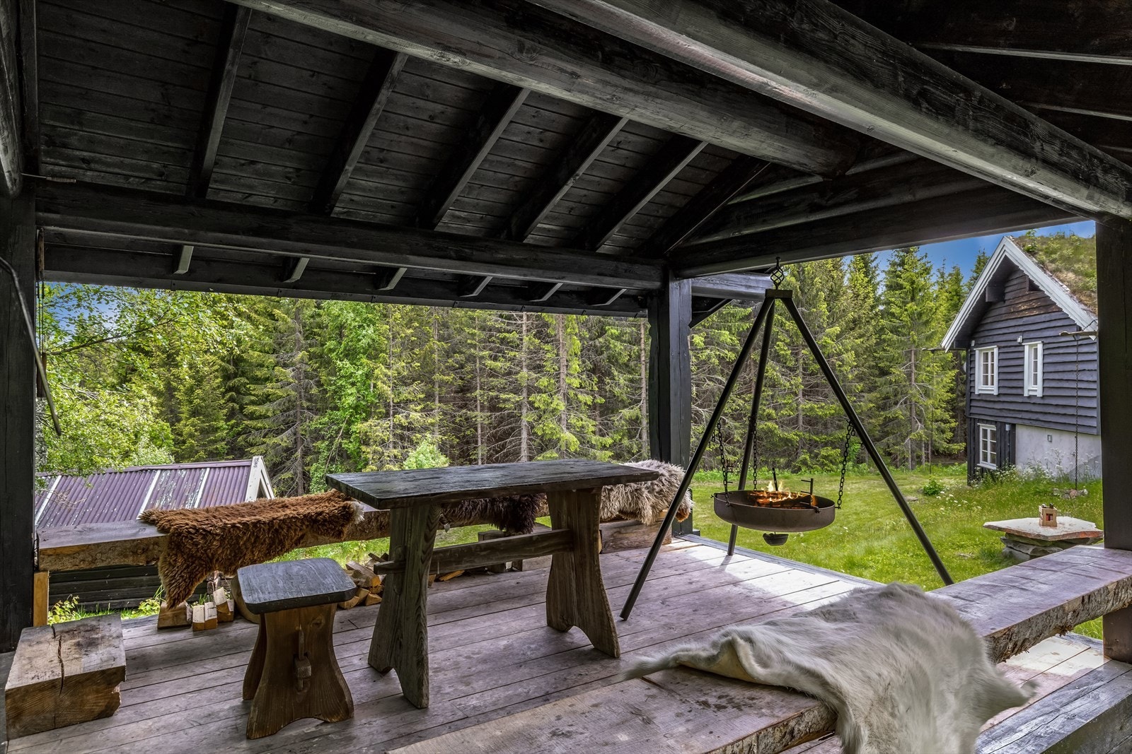 Flott overbygget grillplass. Velkommen til visning! Galleribilde