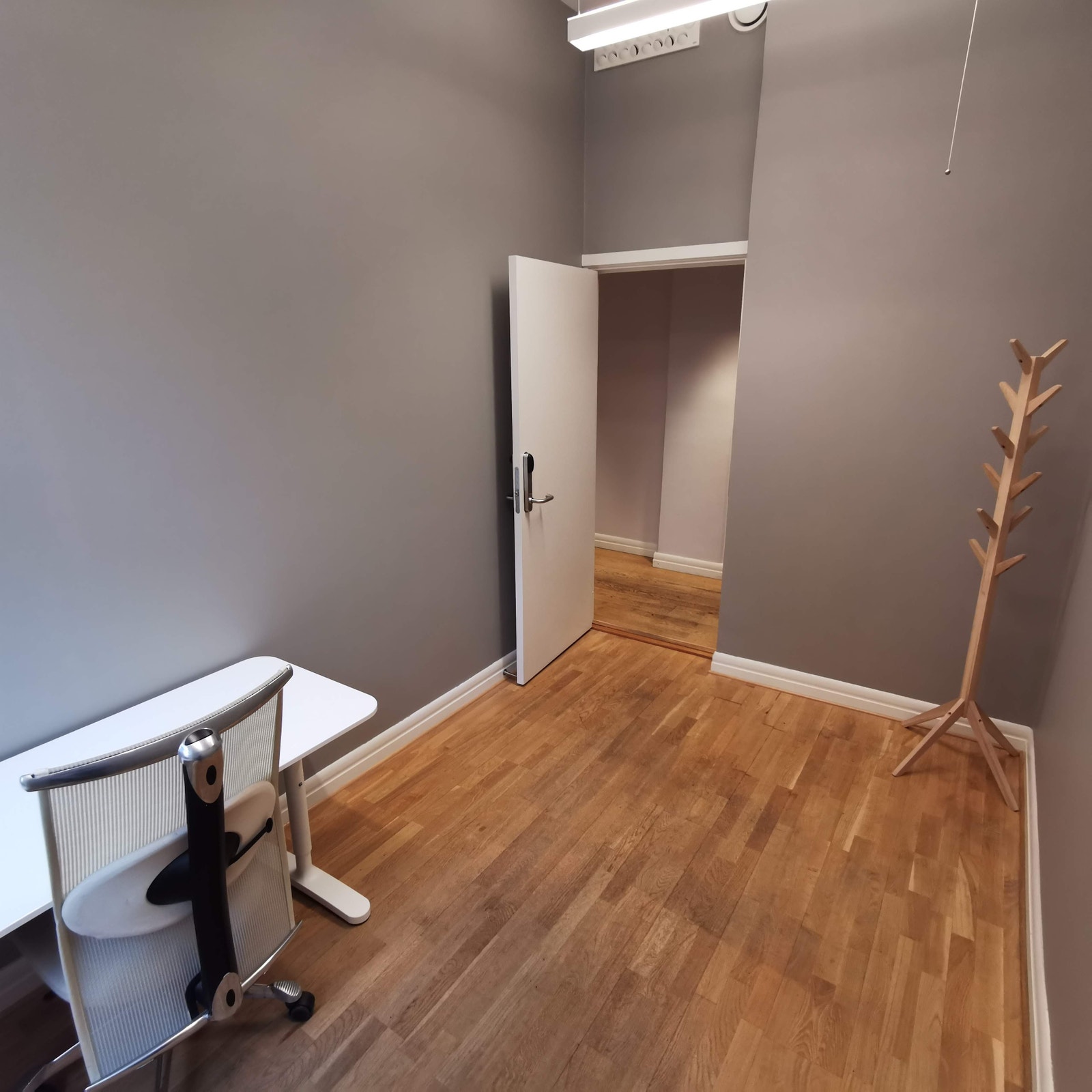 Kontor 102 i 1. etasje. Passer for 2 personer. Ca 10 m2. Galleribilde