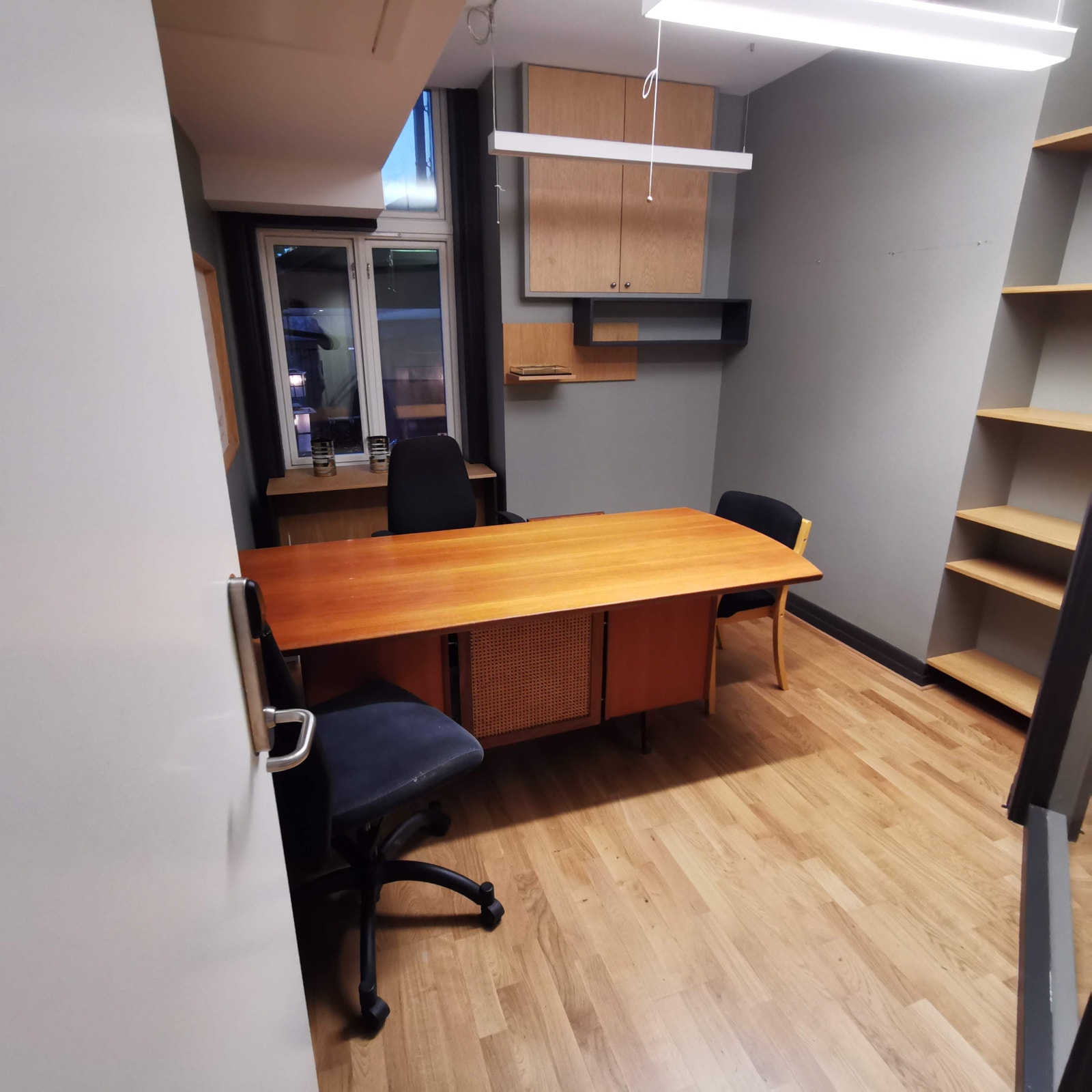 Kontor 104 i 1. etasje. Passer for 2 personer. Ca 10 m2. Galleribilde