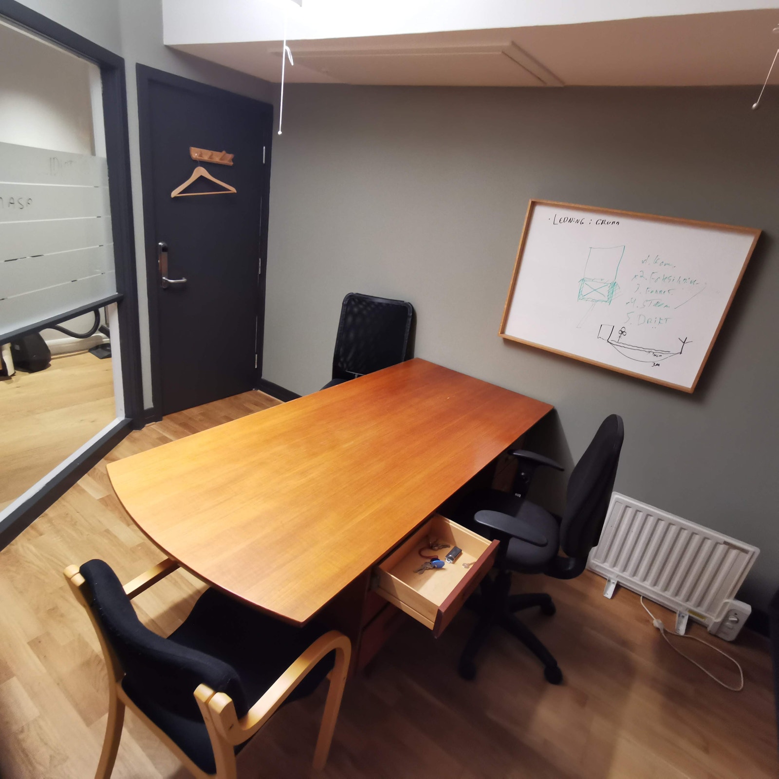 Kontor 104 i 1. etasje. Passer for 2 personer. Ca 10 m2. Galleribilde