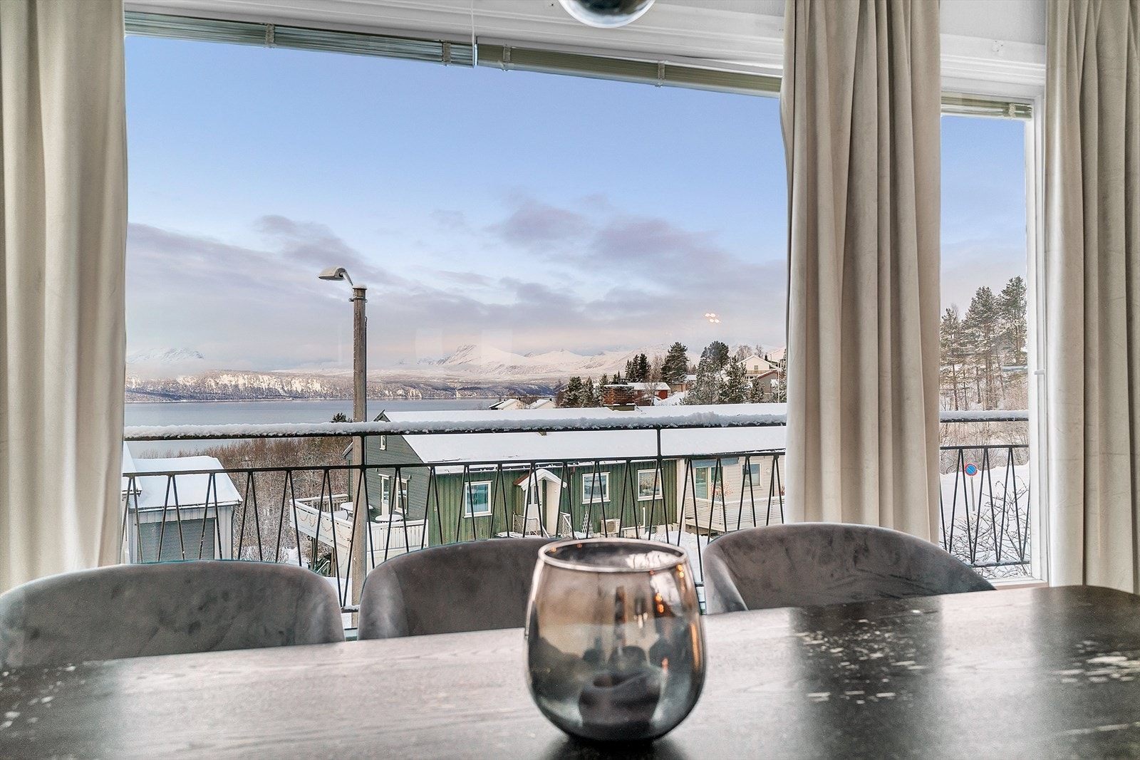 2. etasje - Stue Galleribilde