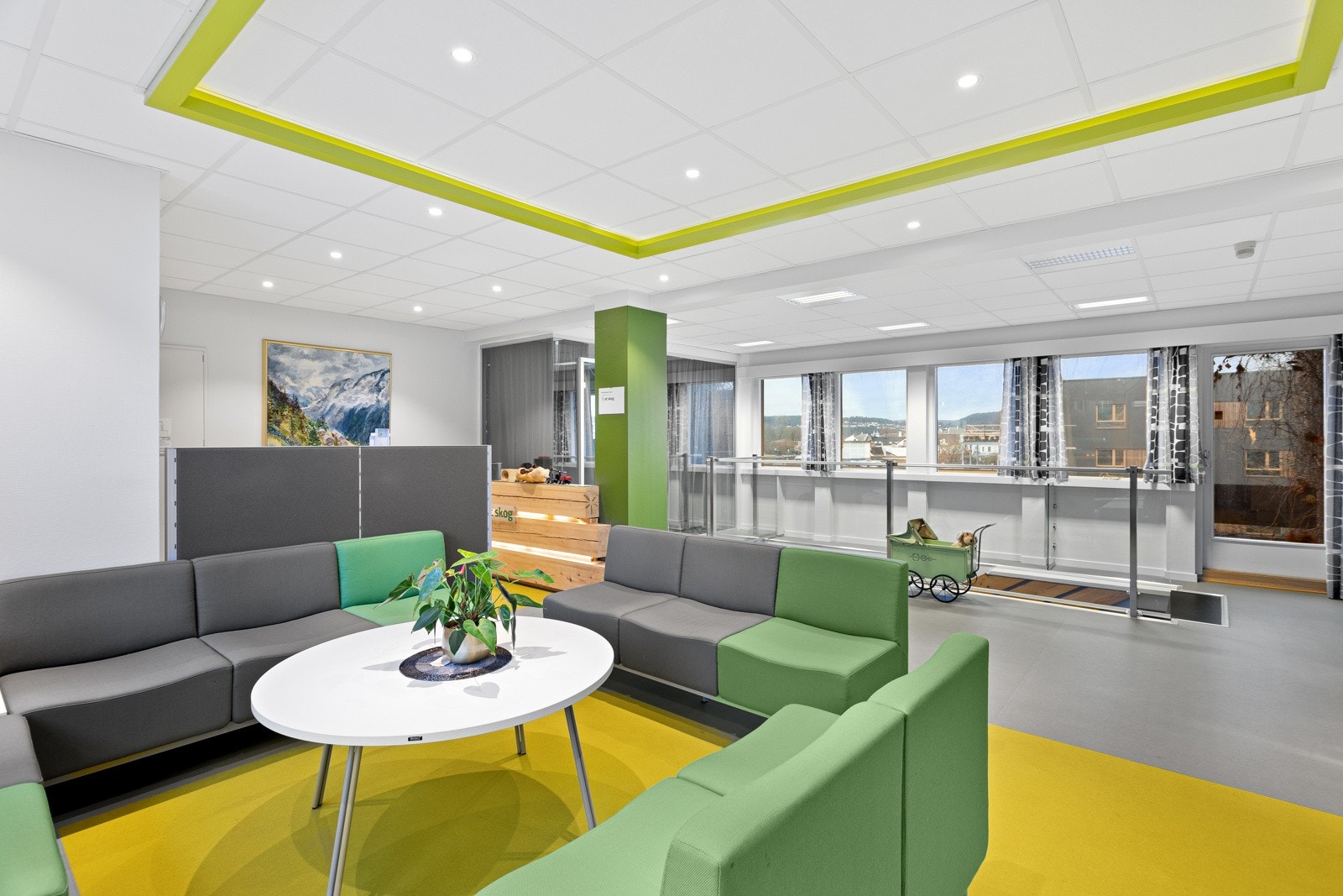 Fint mottaksområde rett innenfor hovedinngang Galleribilde