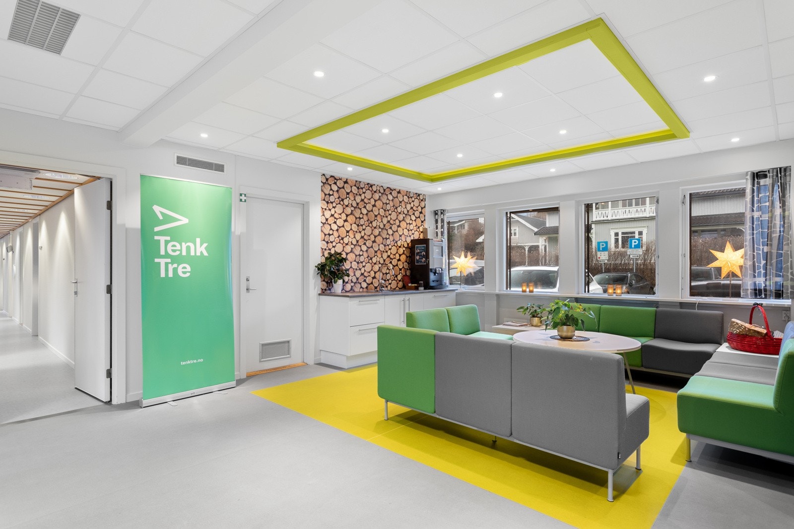 Fint mottaksområde rett innenfor hovedinngang Galleribilde