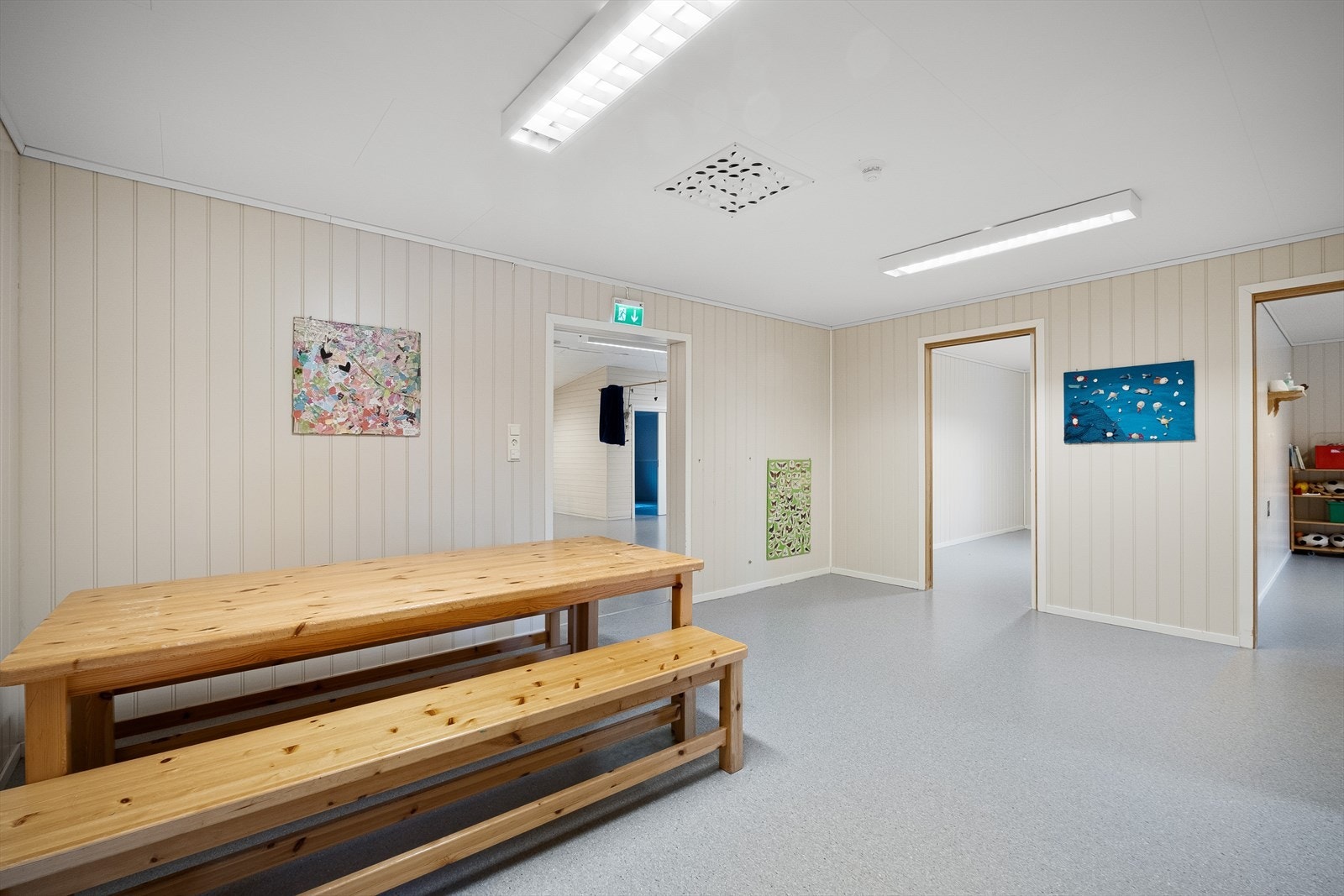 Rom med plass til langbord. Galleribilde