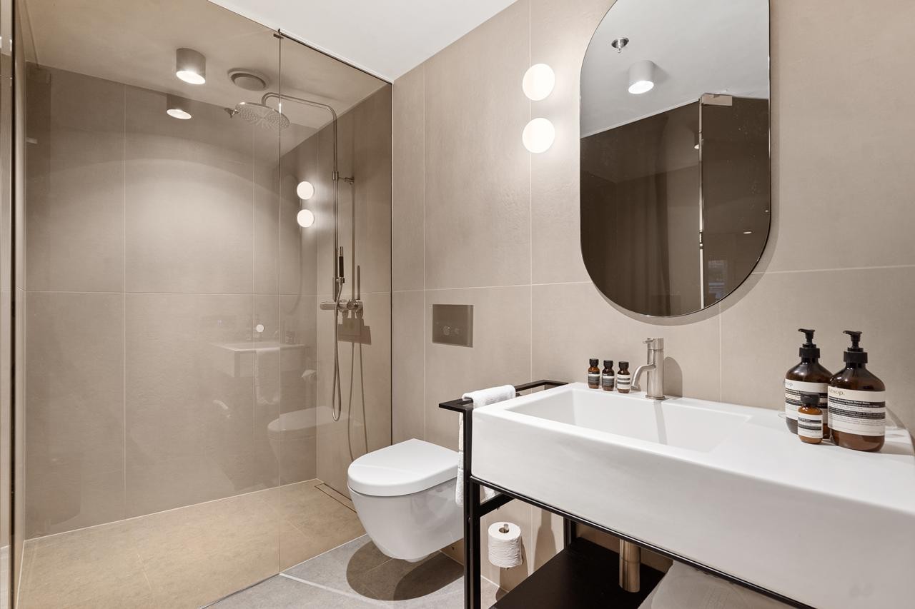 Bad hotell Galleribilde