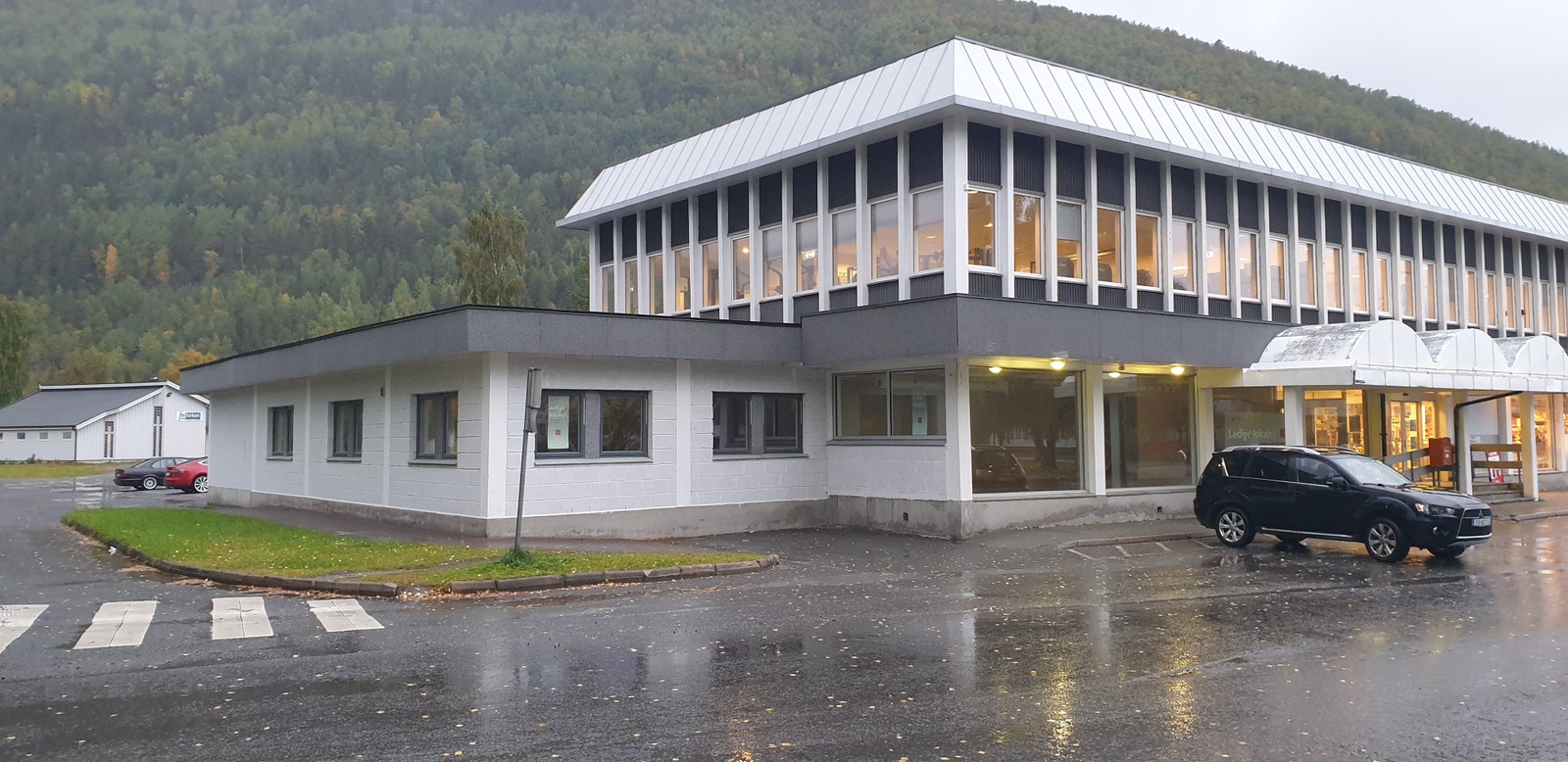 Godt med parkering rett utenfor Galleribilde