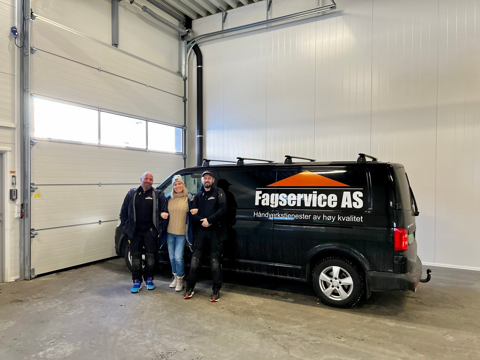 Overlevering av lagerlokale til fornøyd kunde. Galleribilde