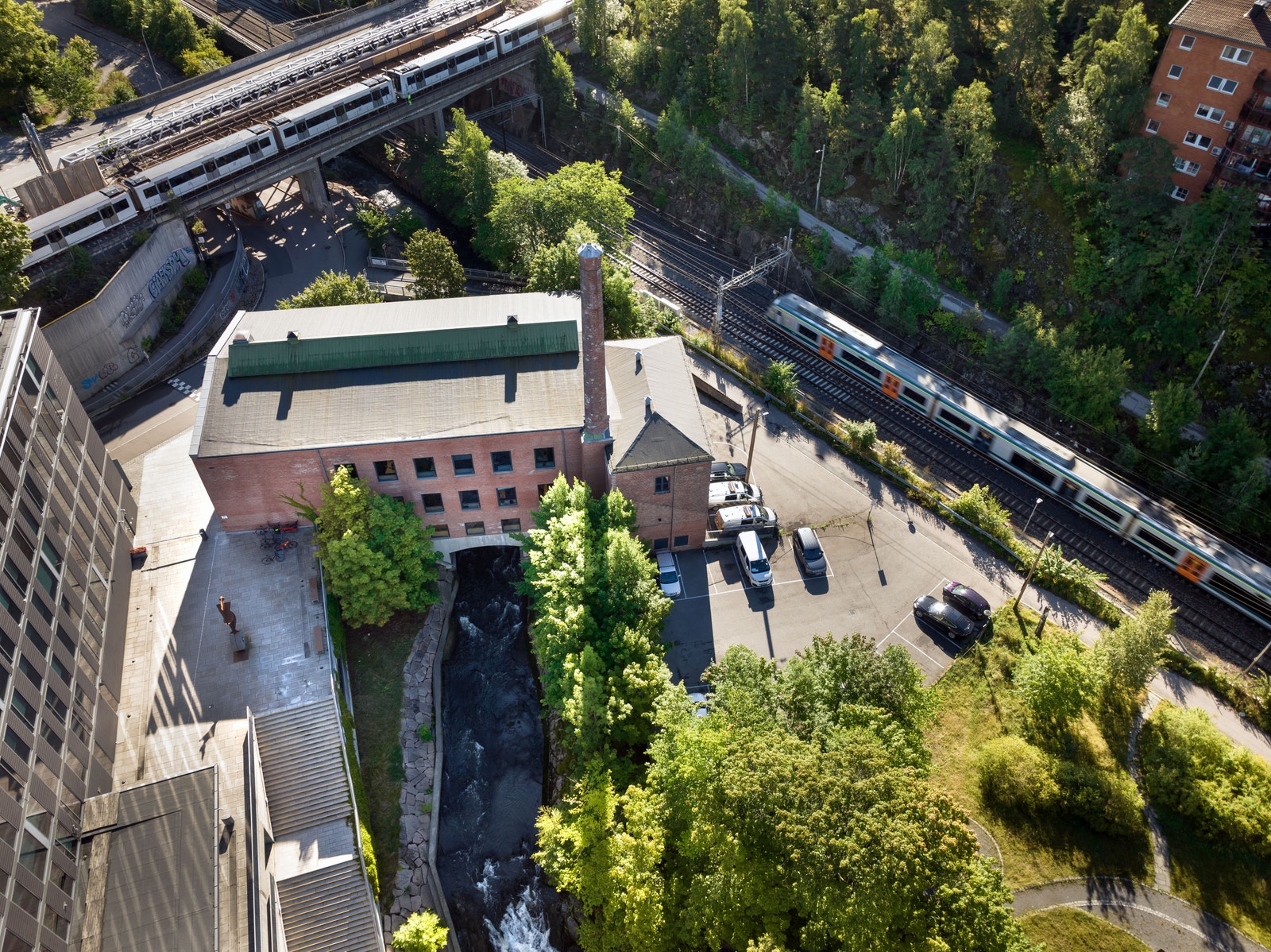 Det er fantastiske kollektivmuligheter til eiendommen Galleribilde