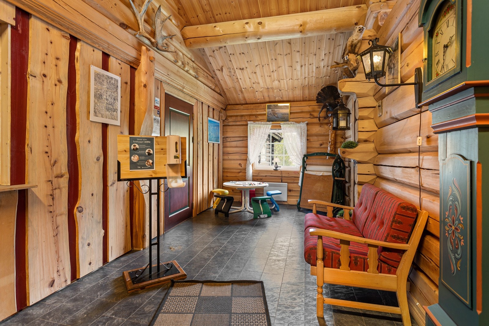 Velkommen inn i denne trivelige Kafeen. Galleribilde