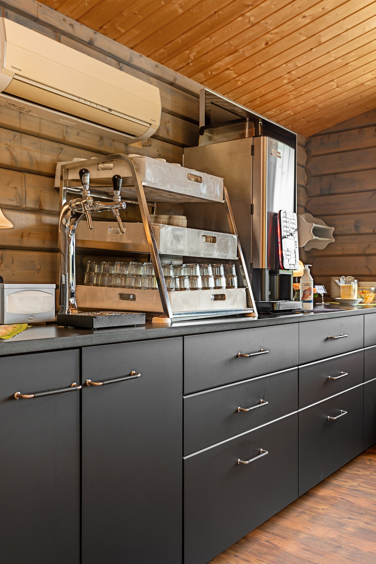 Dessert- og kaffedisk i Sohlbergstua Galleribilde