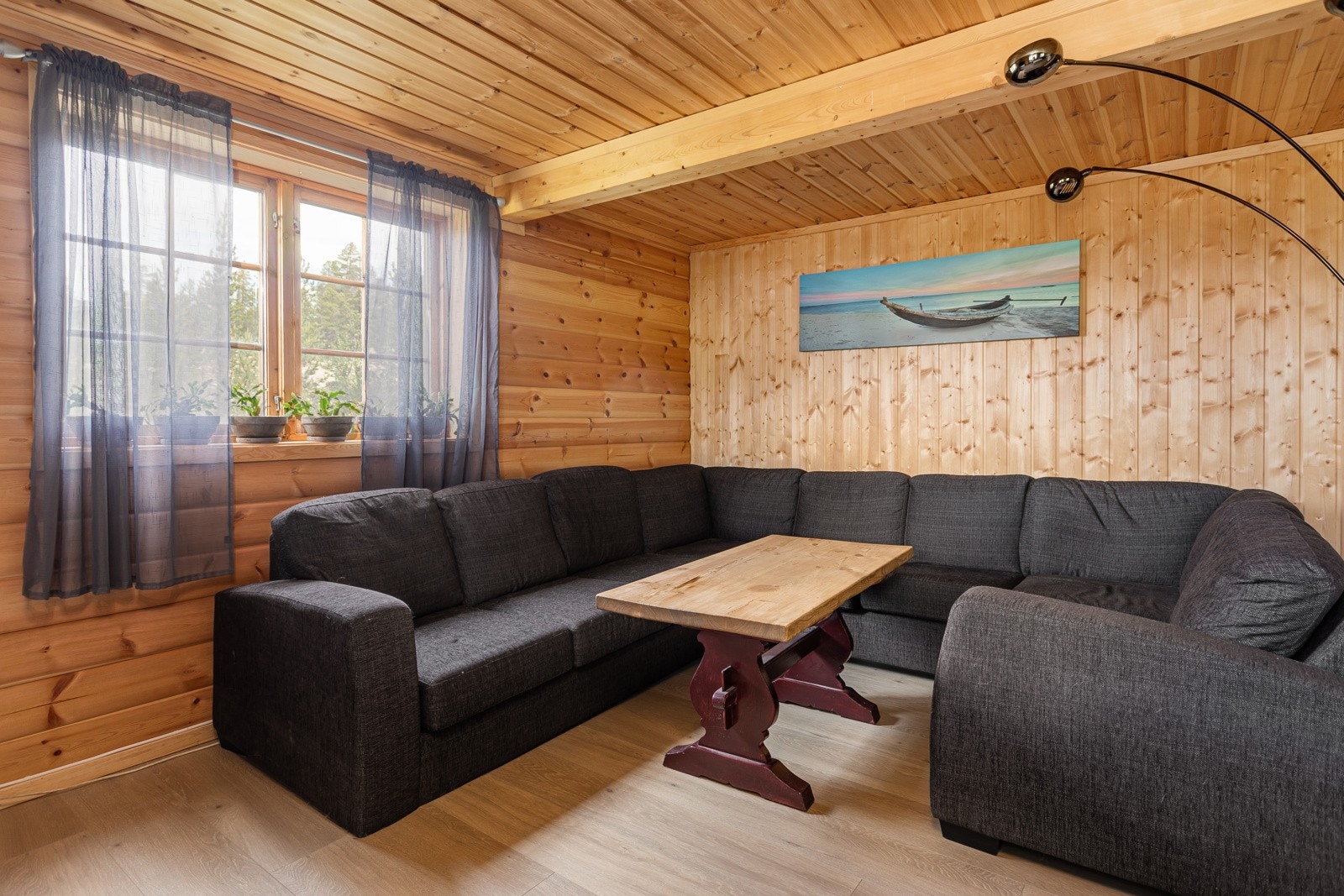 Koselig stue i boenheten. Galleribilde