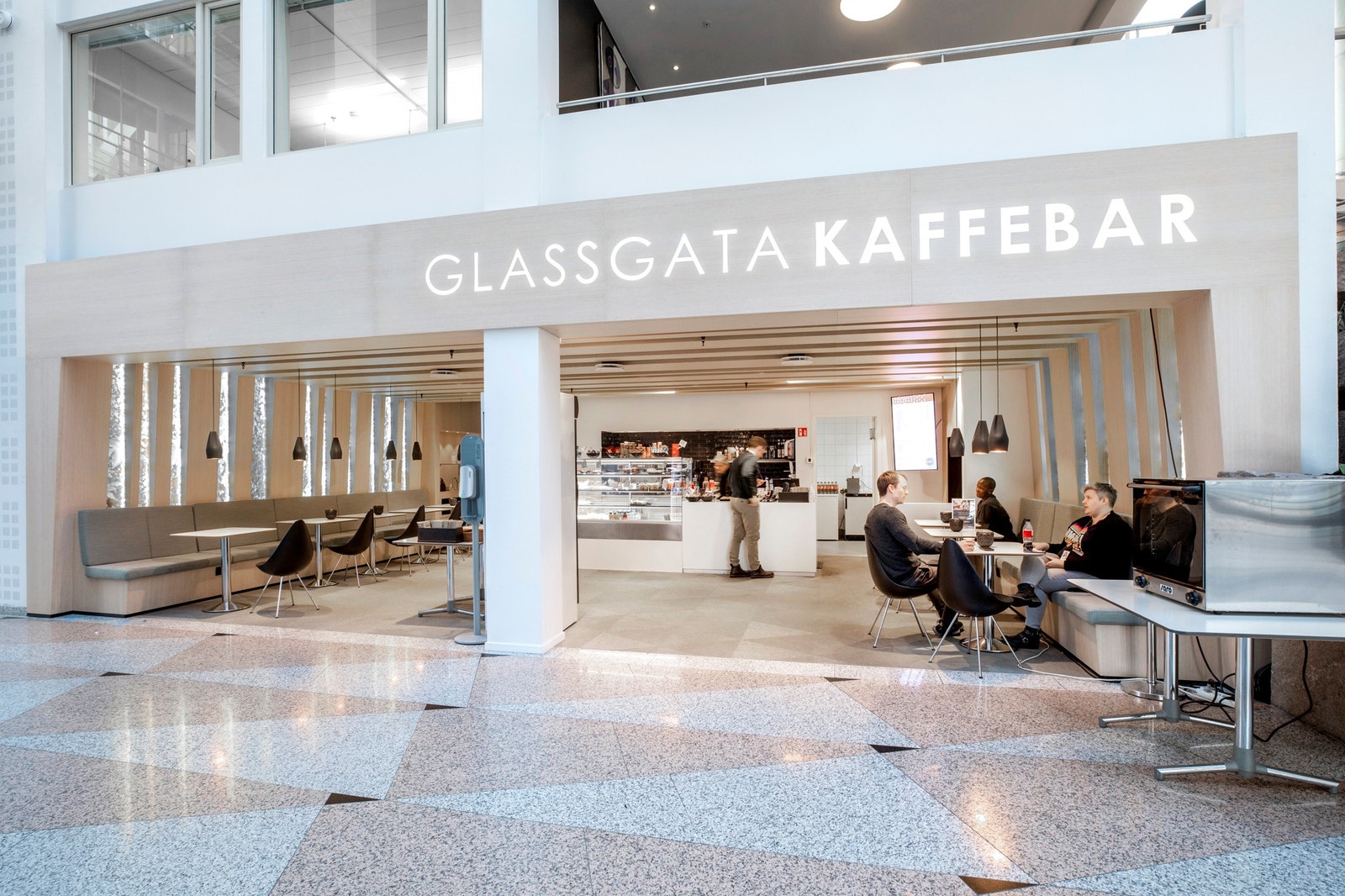Koselig kafe i glassgata Galleribilde