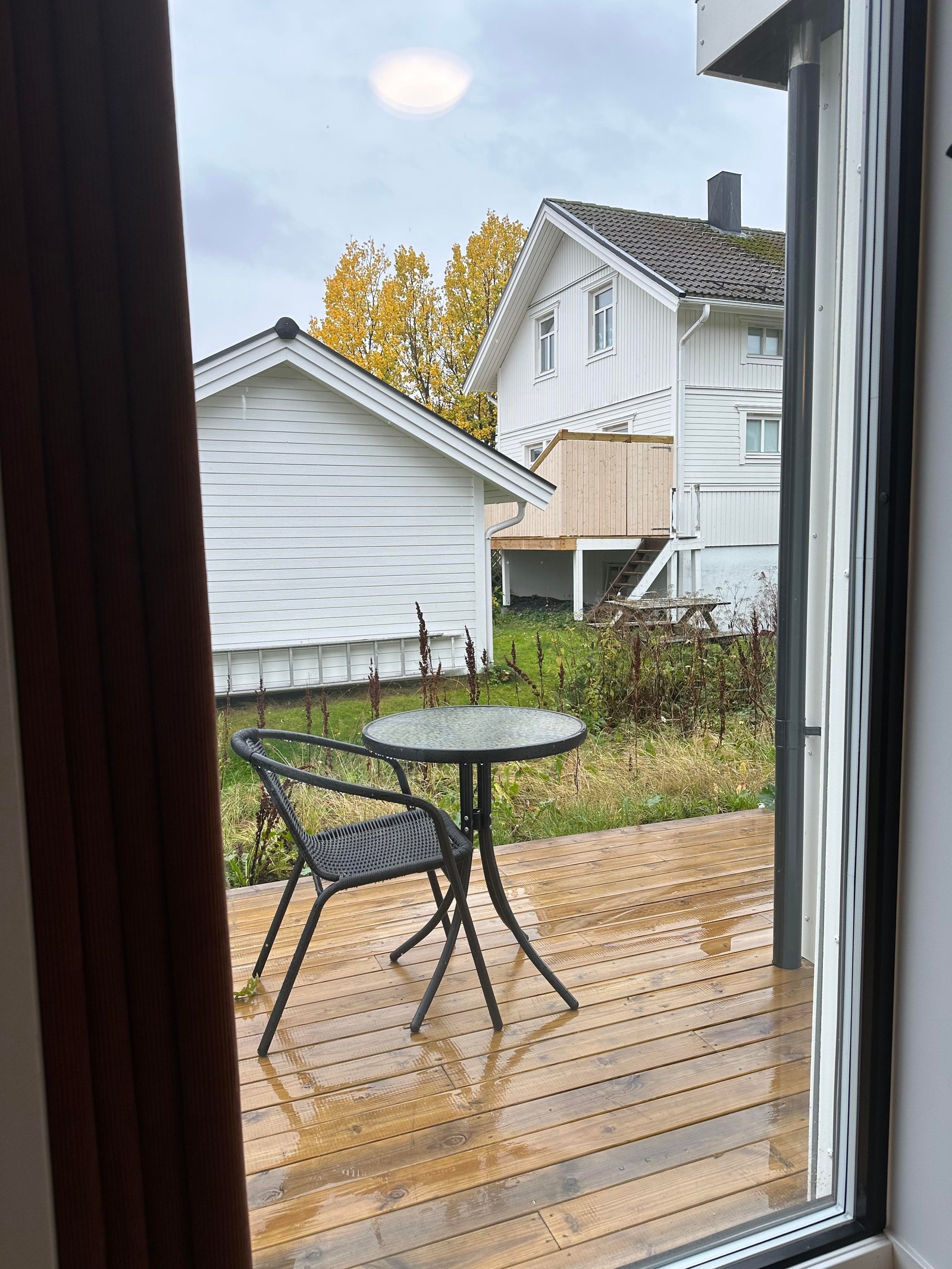 Hybelleiligheten disponerer også egen terrasse. Galleribilde