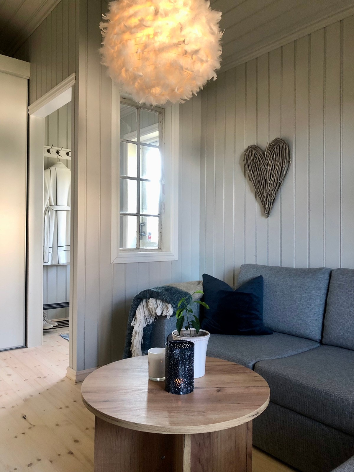 Stue med entre i bakgrunnen Galleribilde