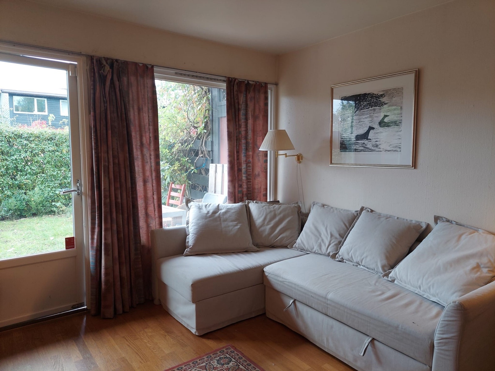 Seng/sovesofa. Kan trekkes ut og bli bredere Galleribilde