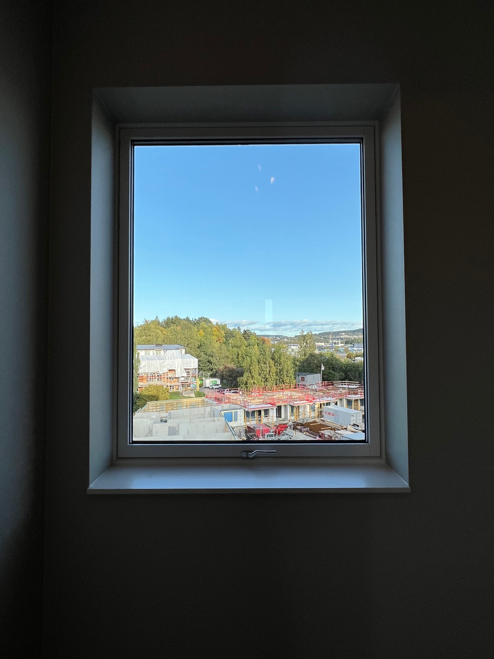 Det vil bli montert en rullegardin på soverom før utleie. Galleribilde